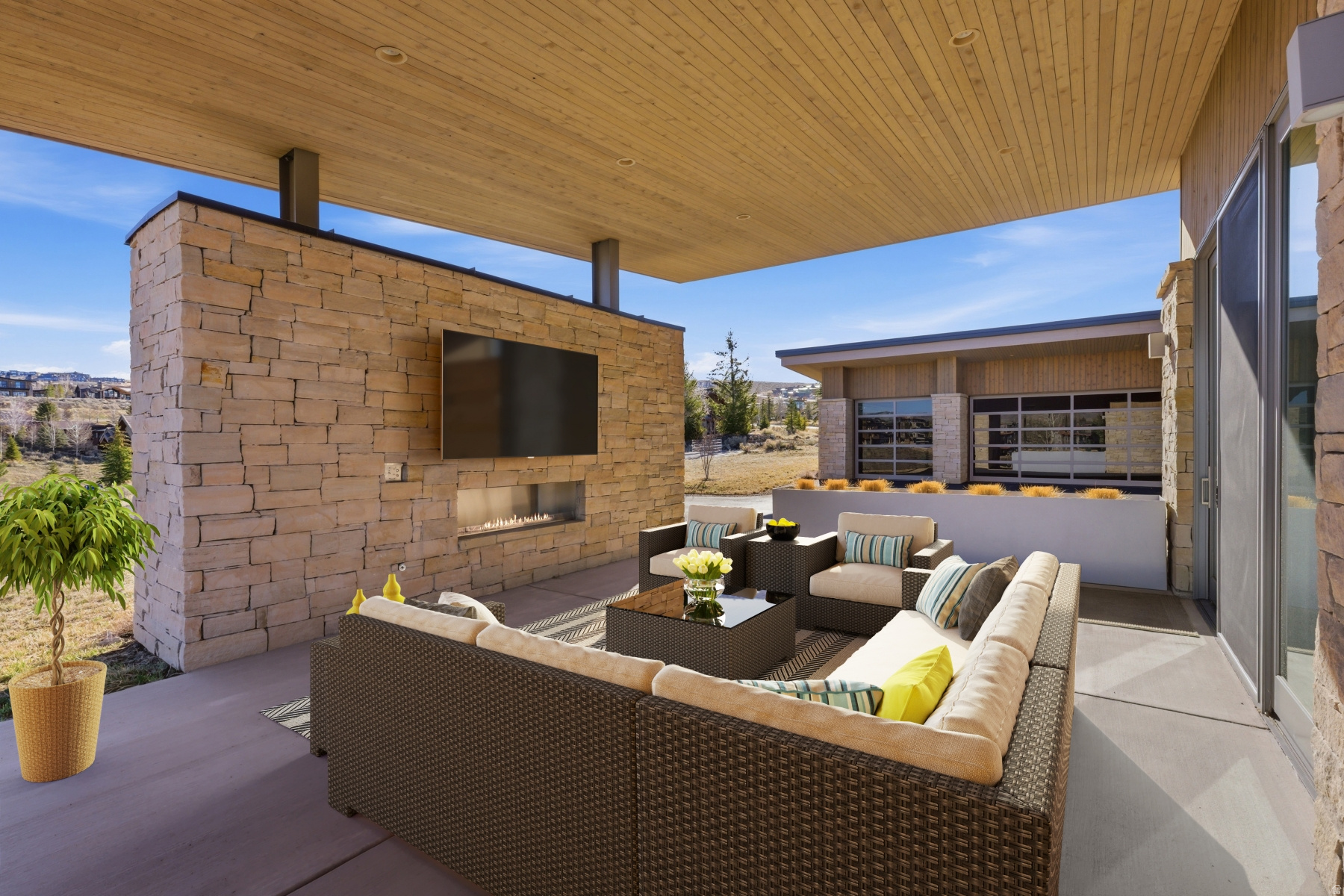 main property photo 77