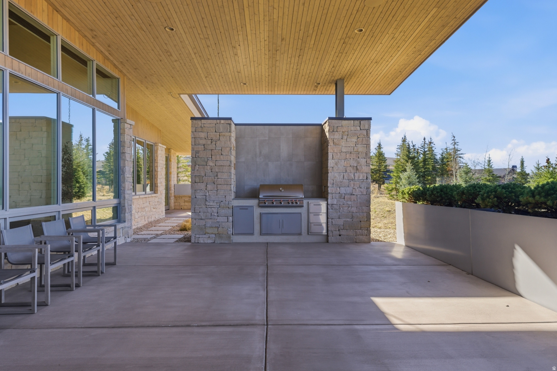 main property photo 80