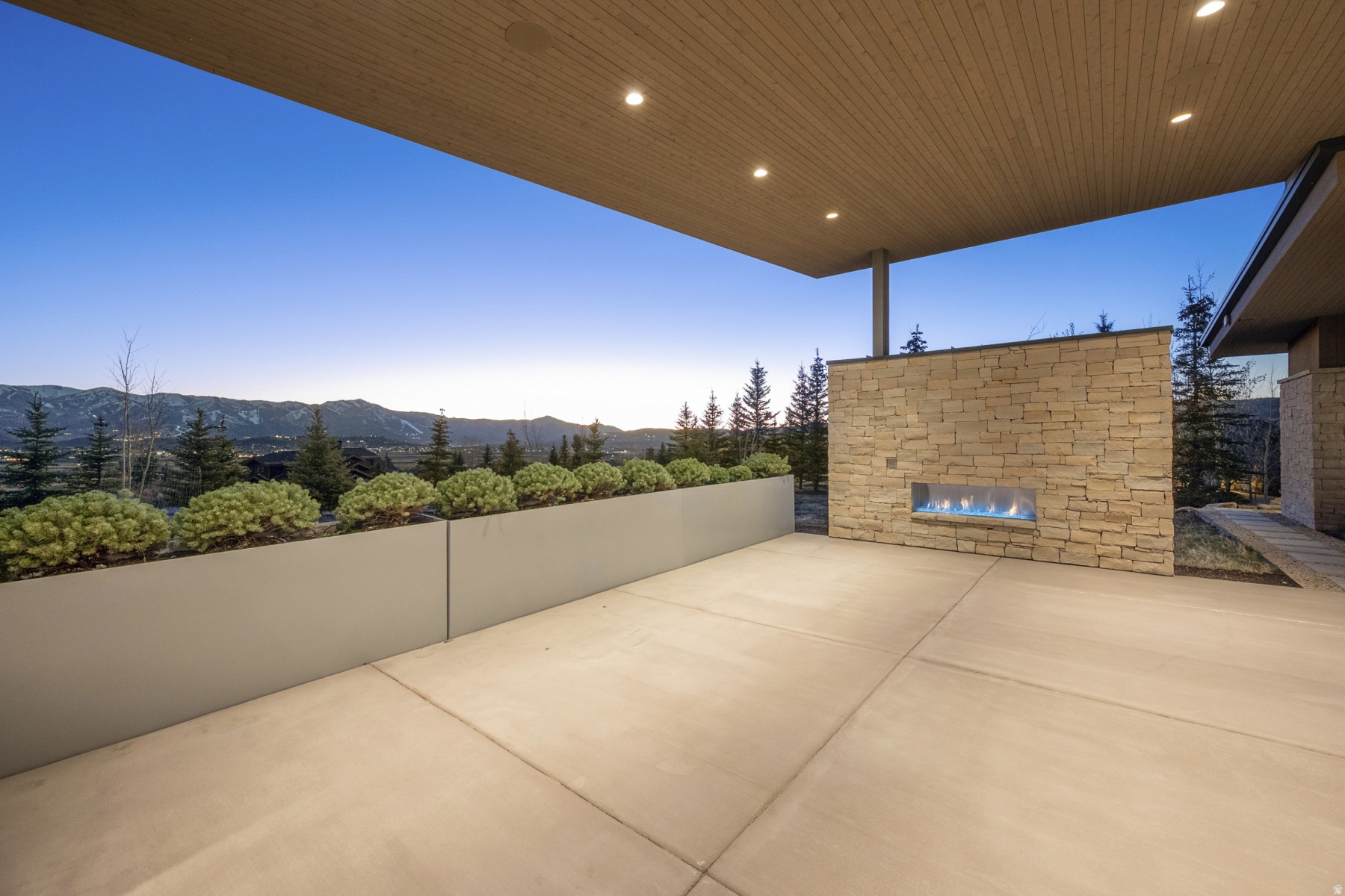 main property photo 82