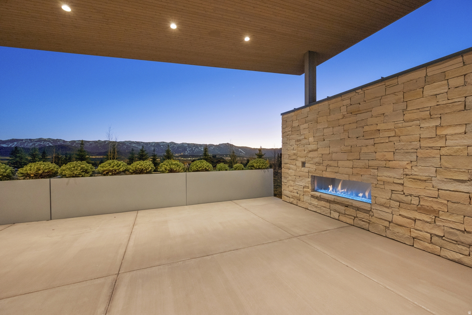 main property photo 85