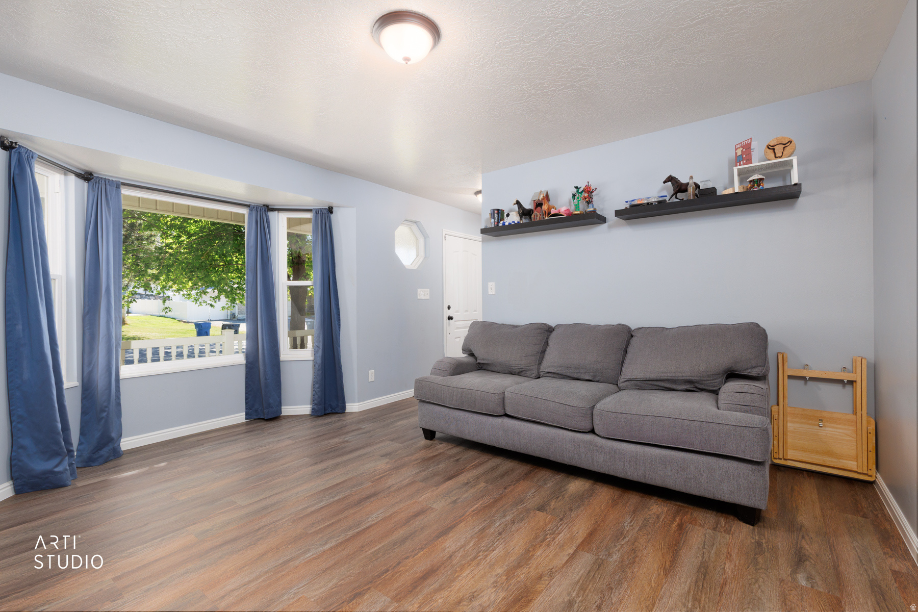 main property photo 13