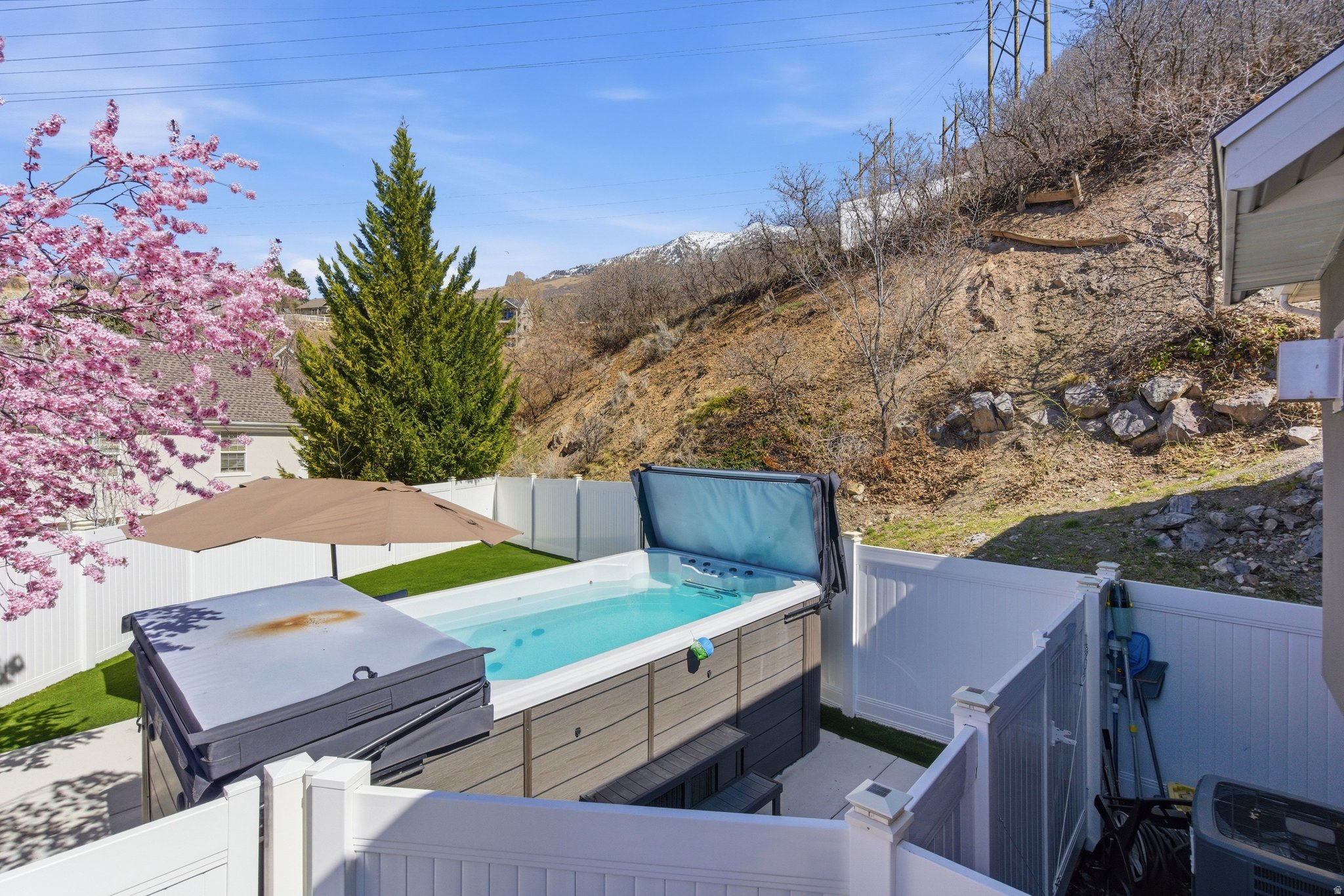 main property photo 78