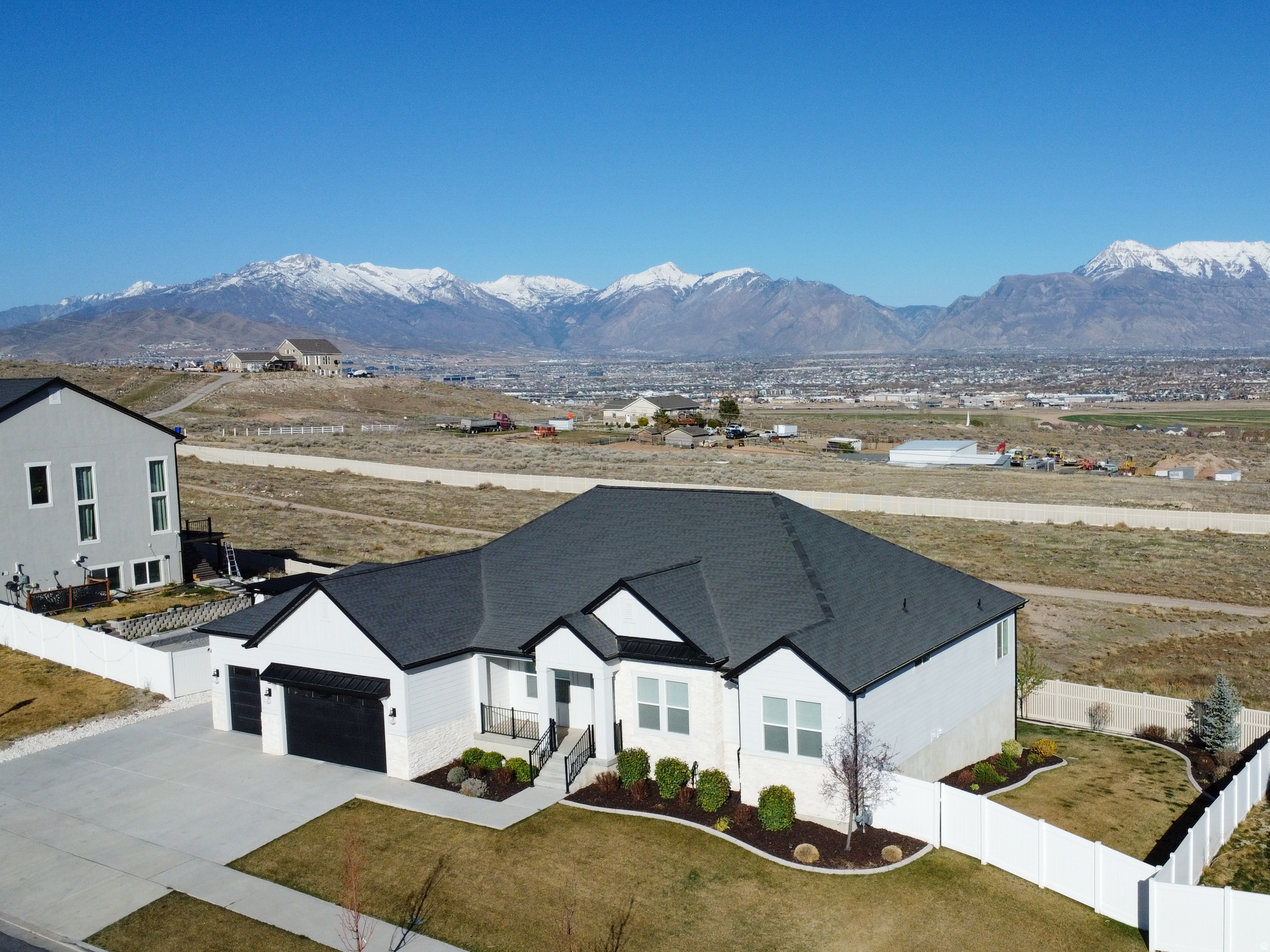 main property photo 51