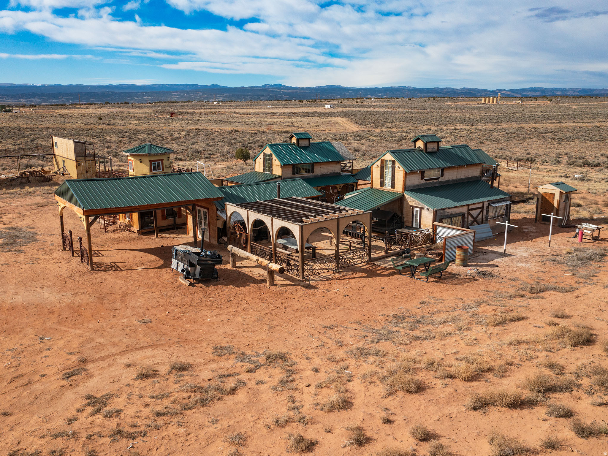 main property photo 11