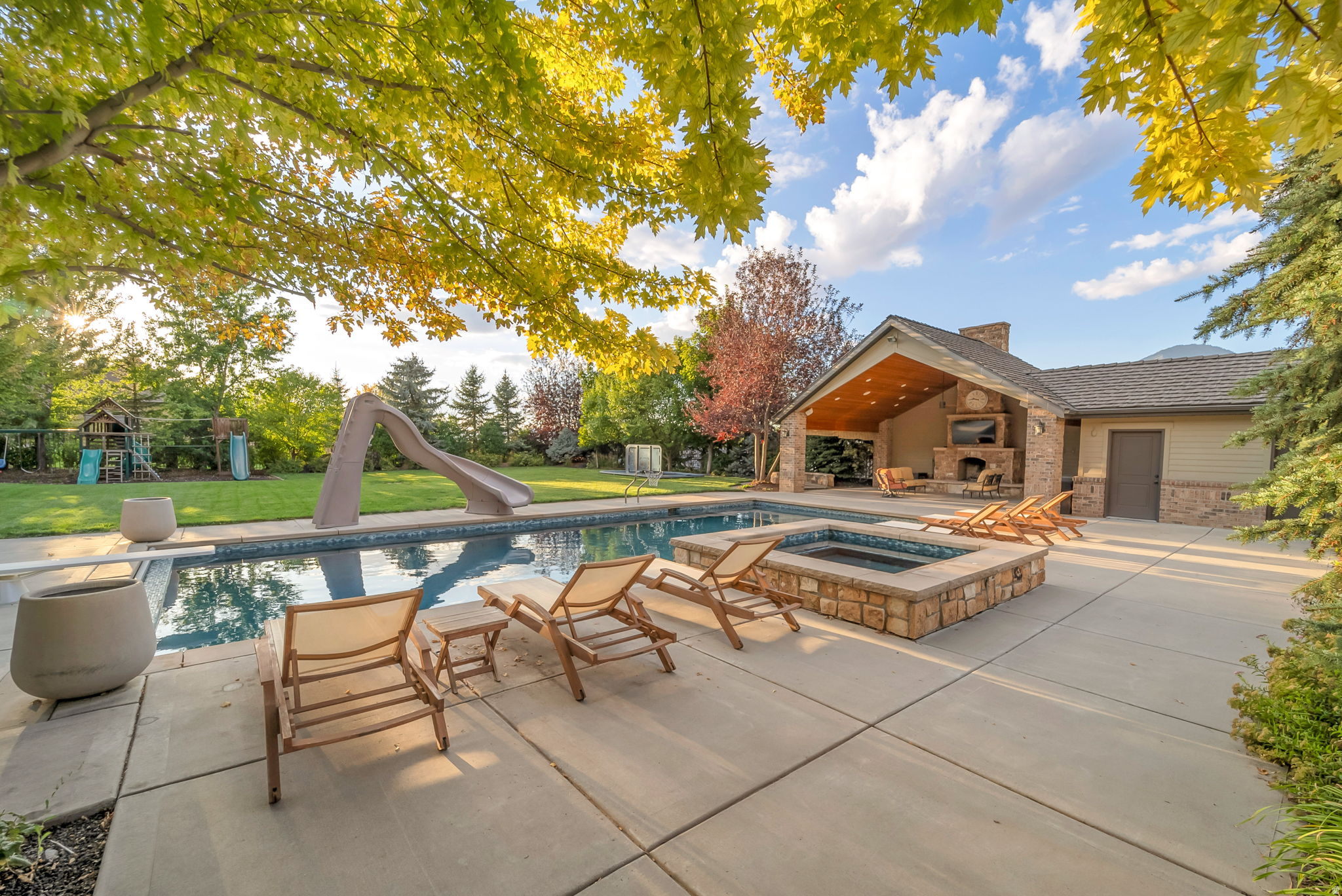 main property photo 48