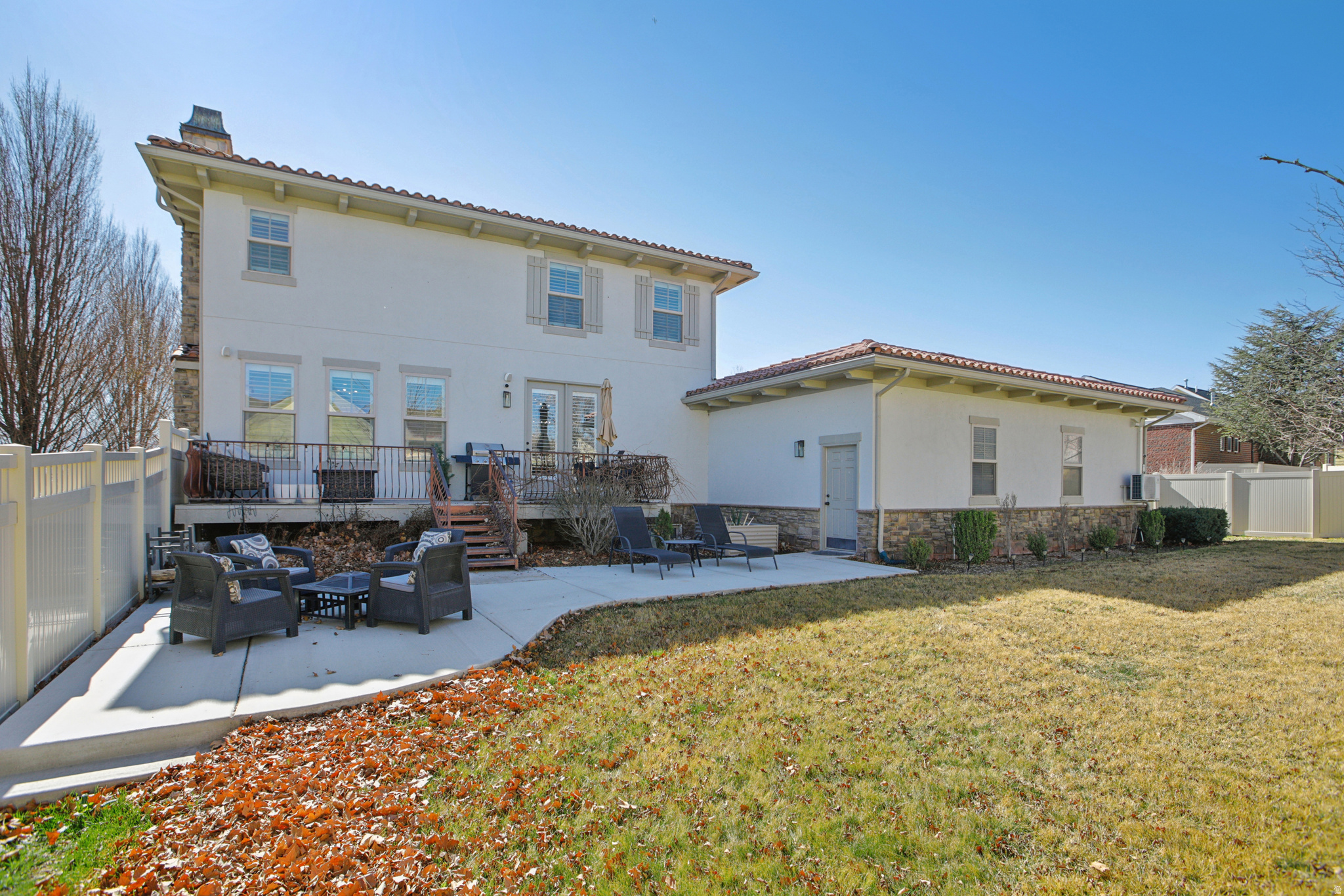 main property photo 38
