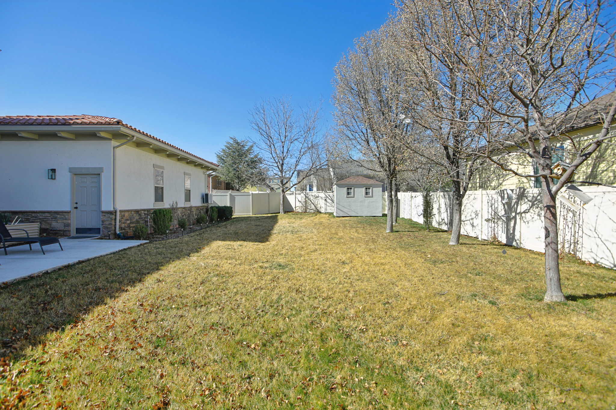 main property photo 40