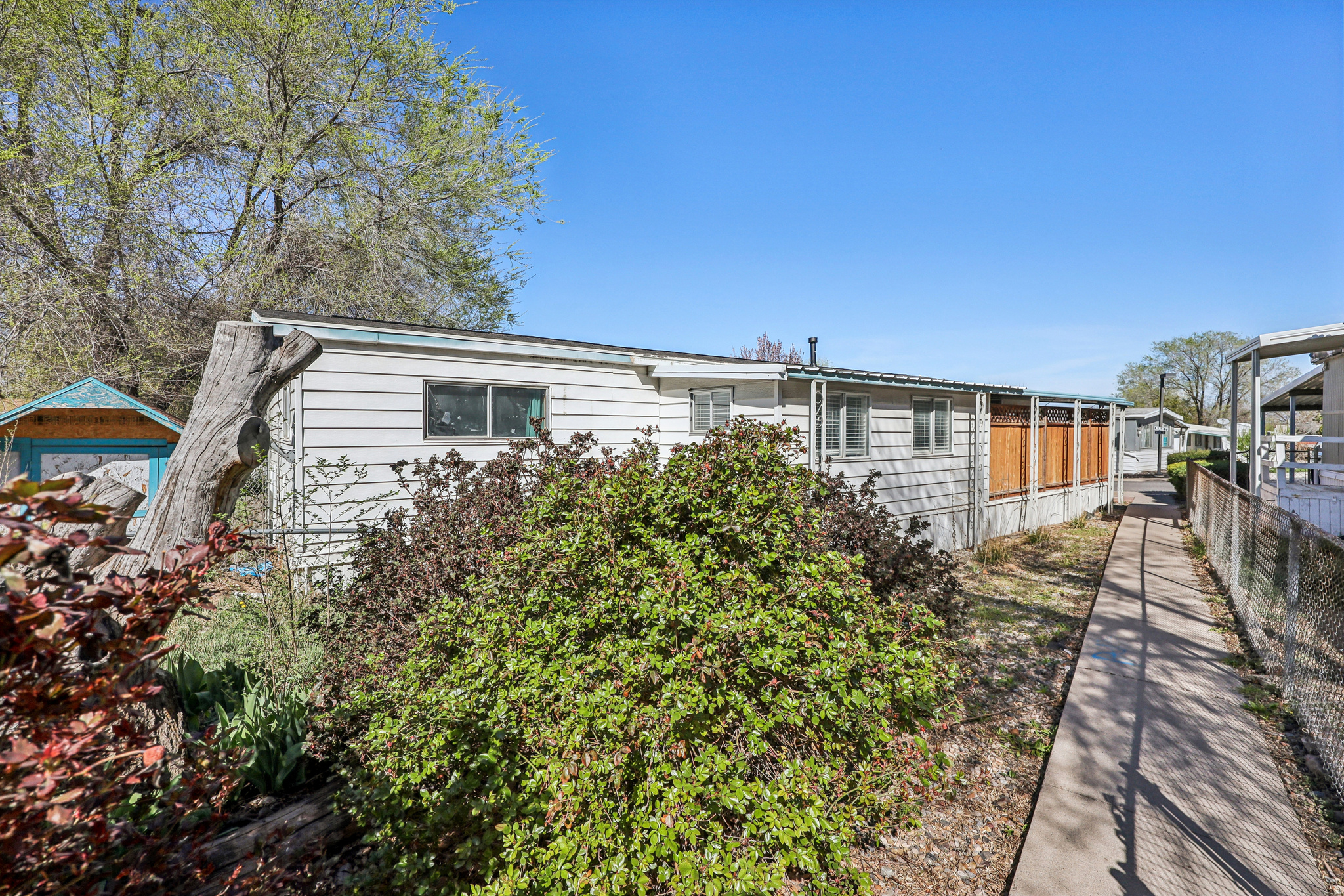 main property photo 23