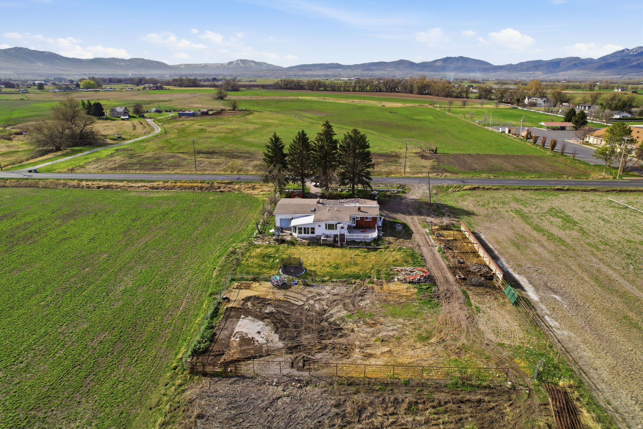 main property photo 6