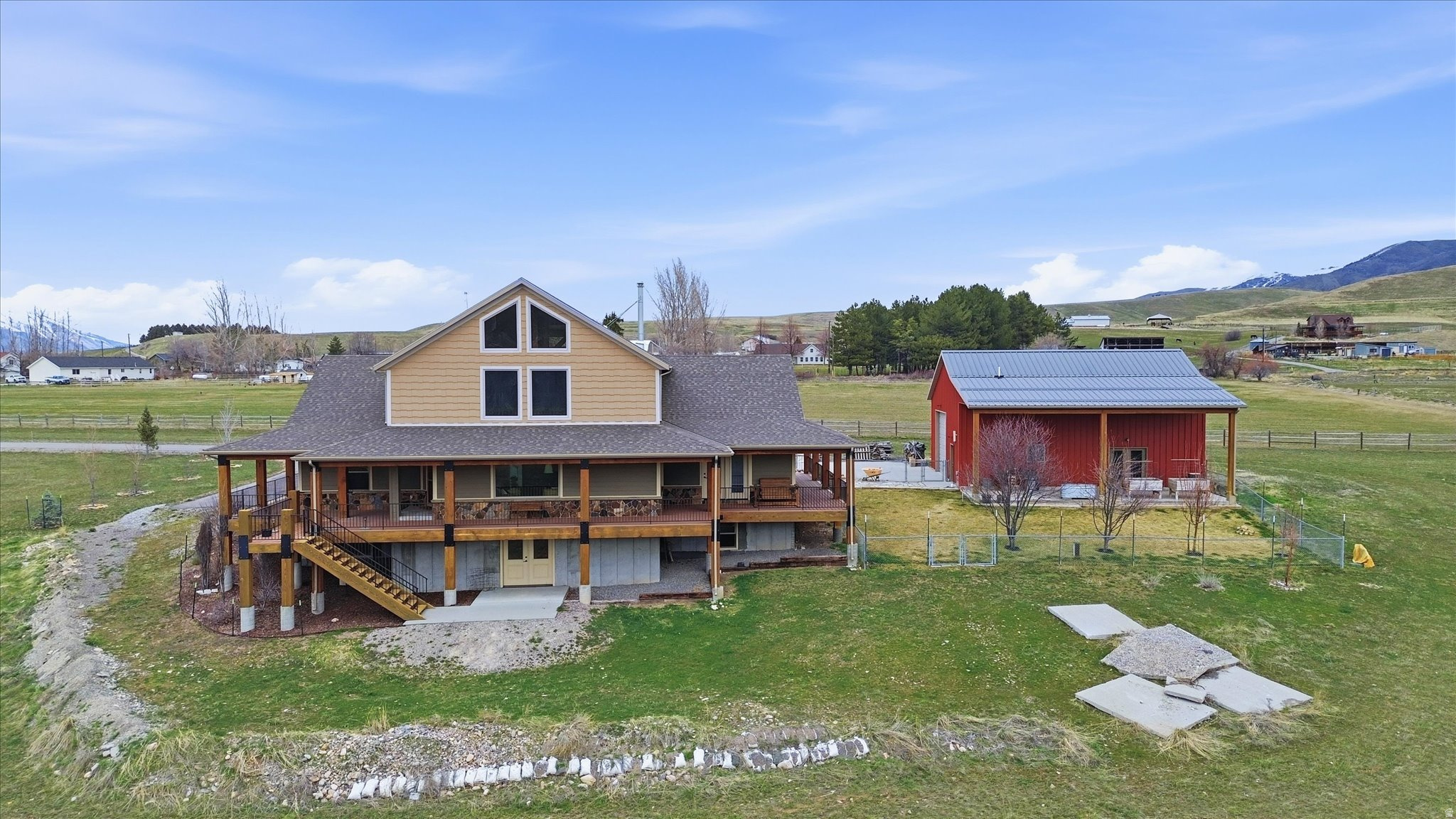 main property photo 2
