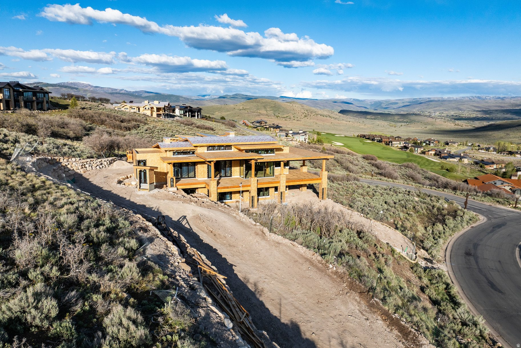 main property photo 15