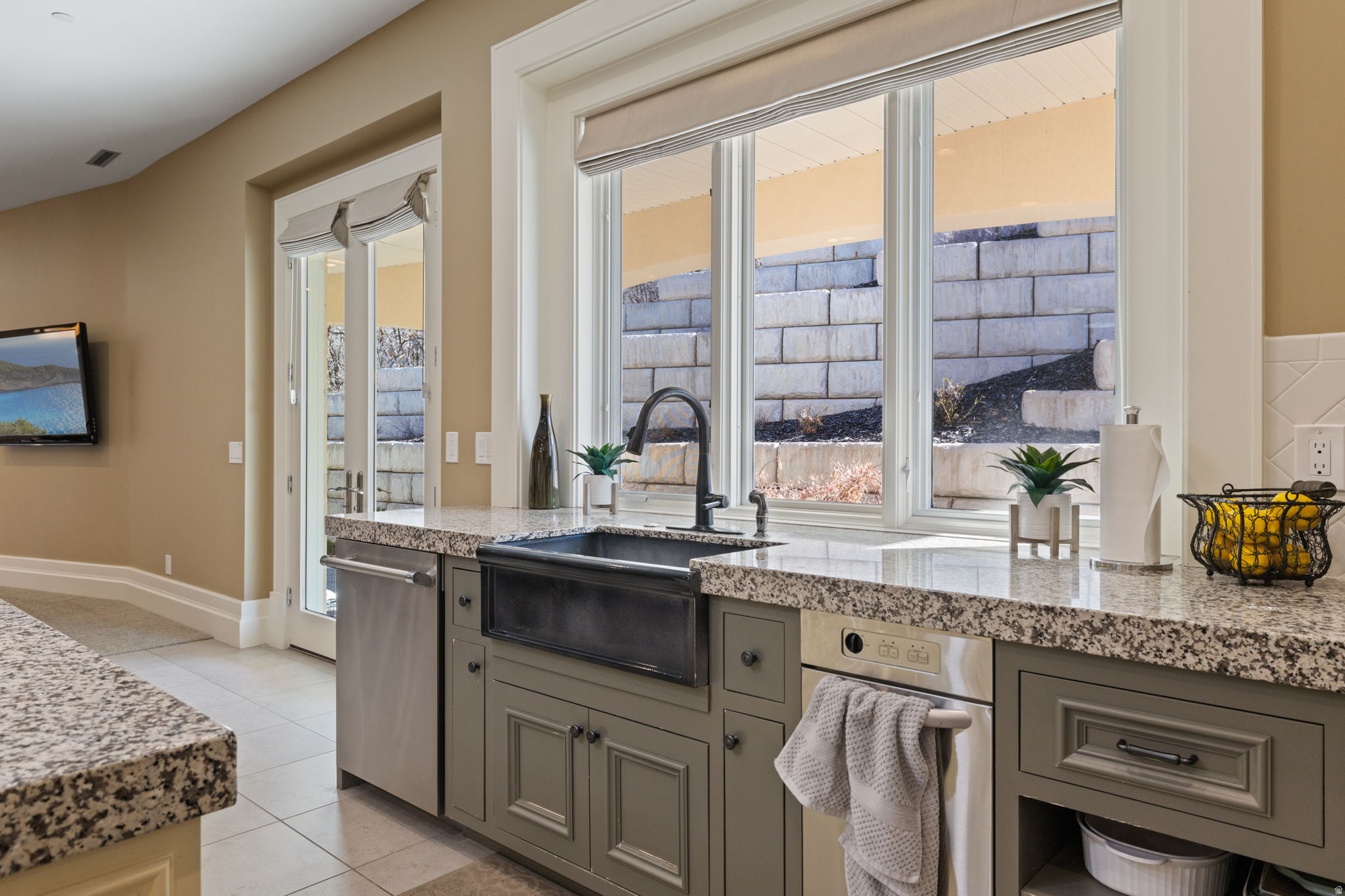 main property photo 90