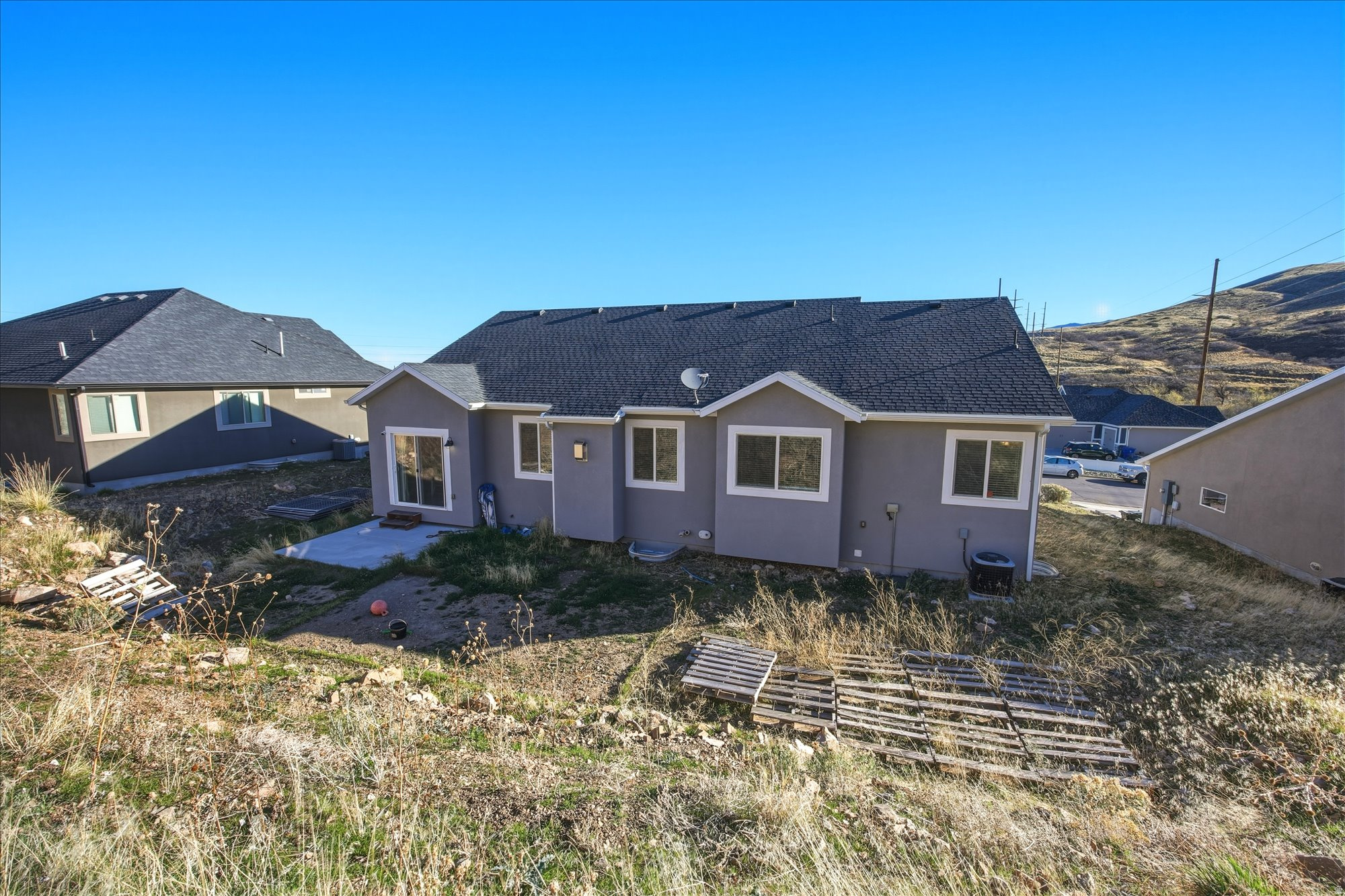 main property photo 25