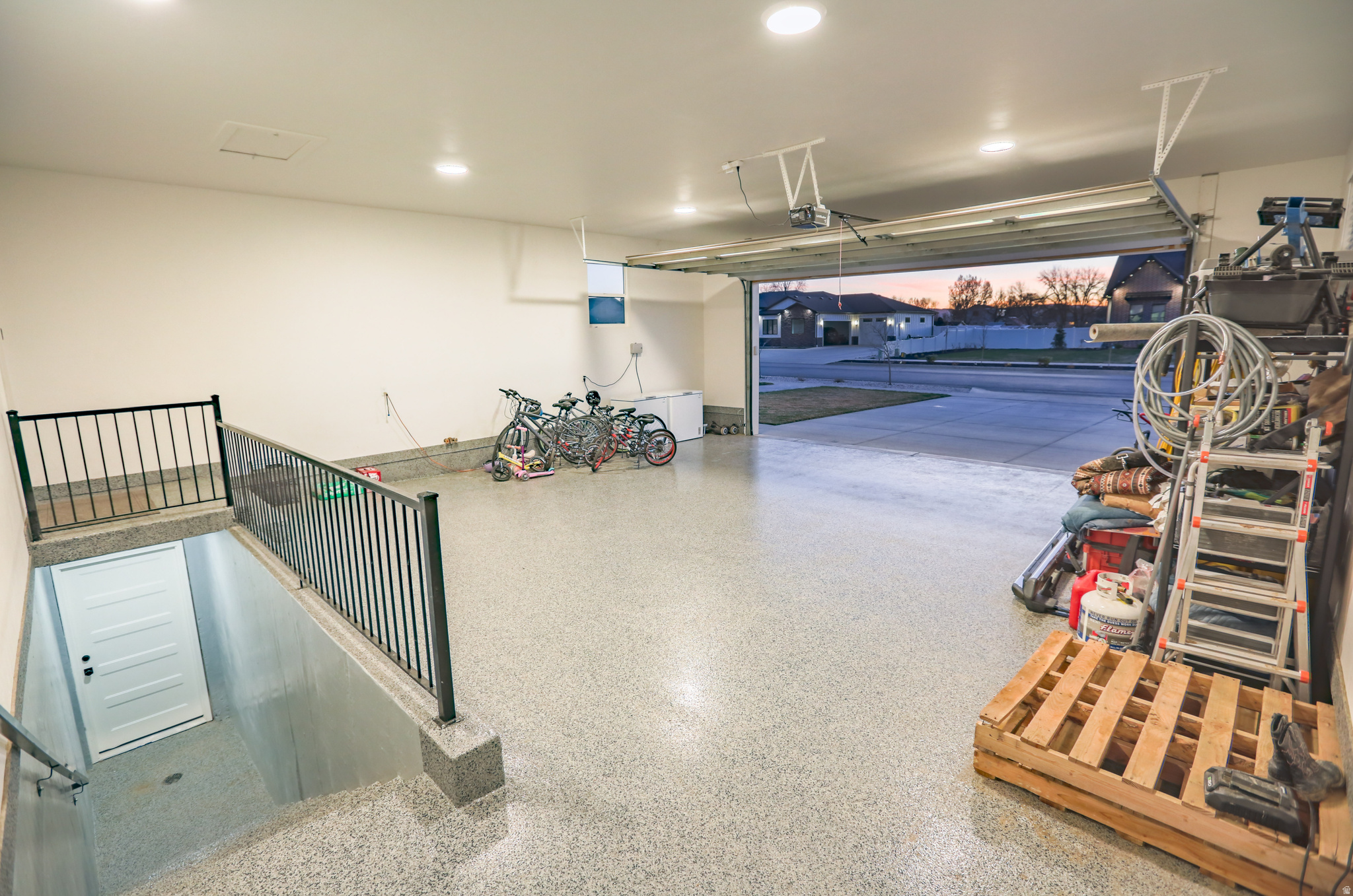 main property photo 59