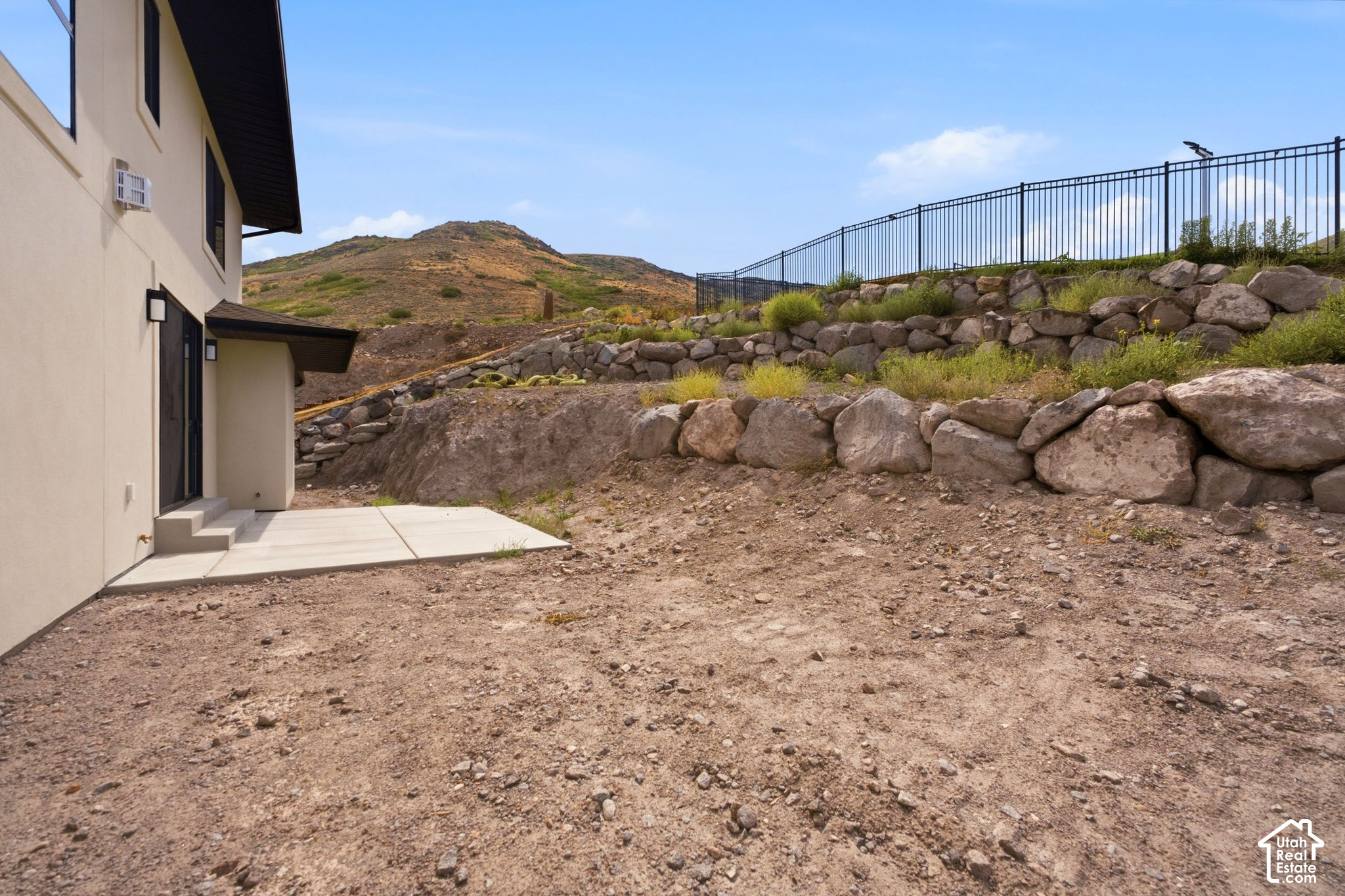 main property photo 28