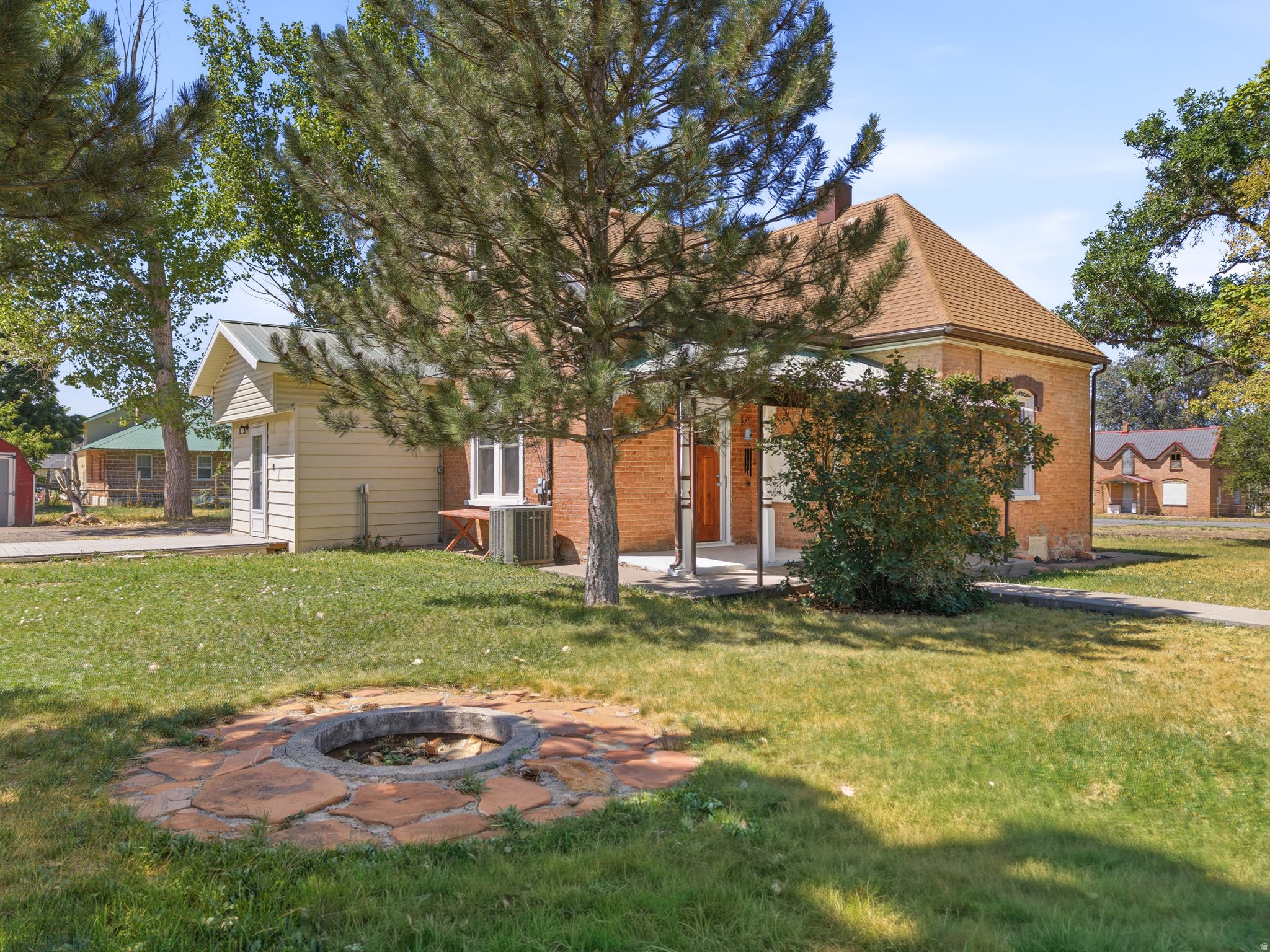 main property photo 25