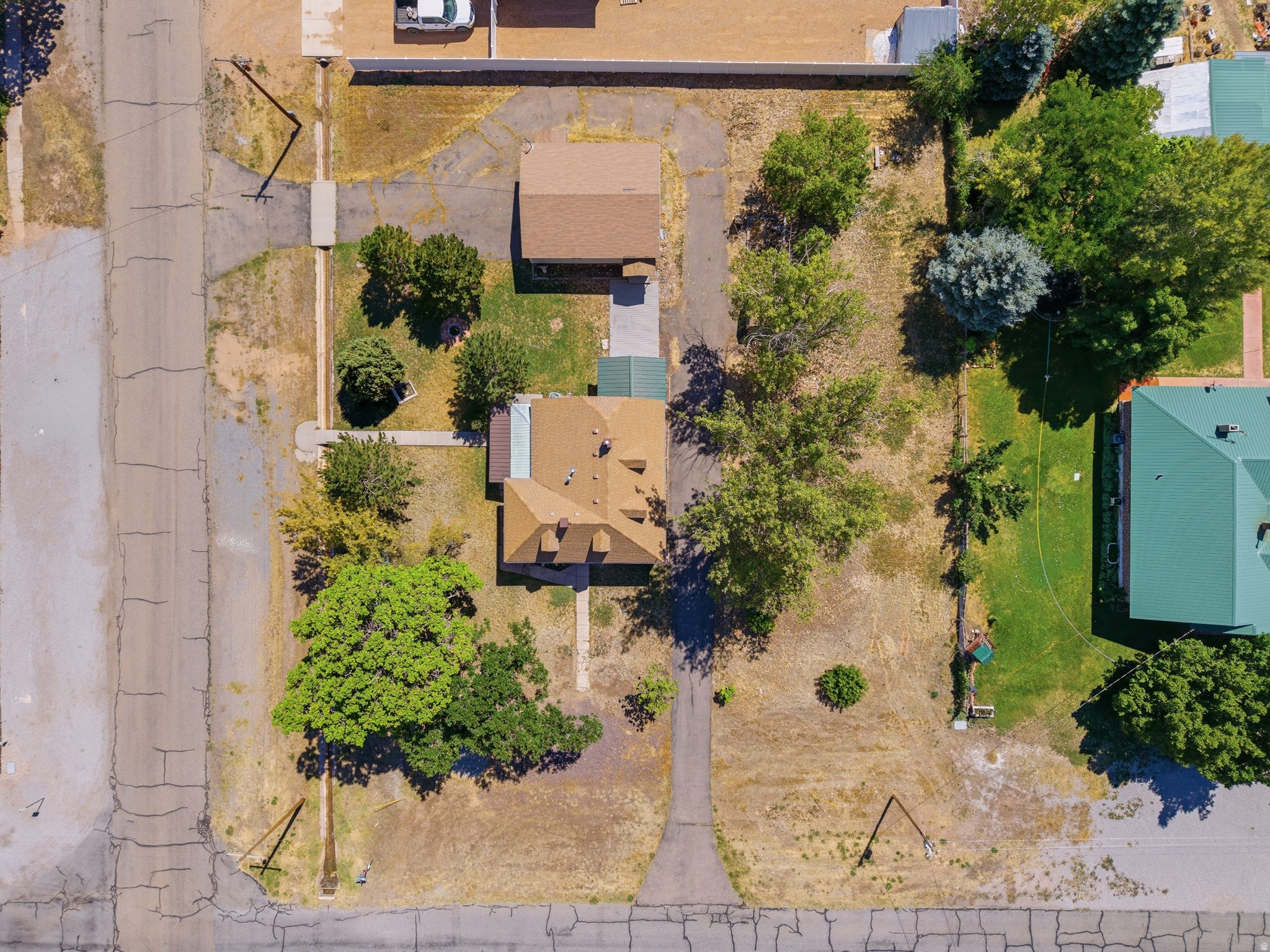 main property photo 28