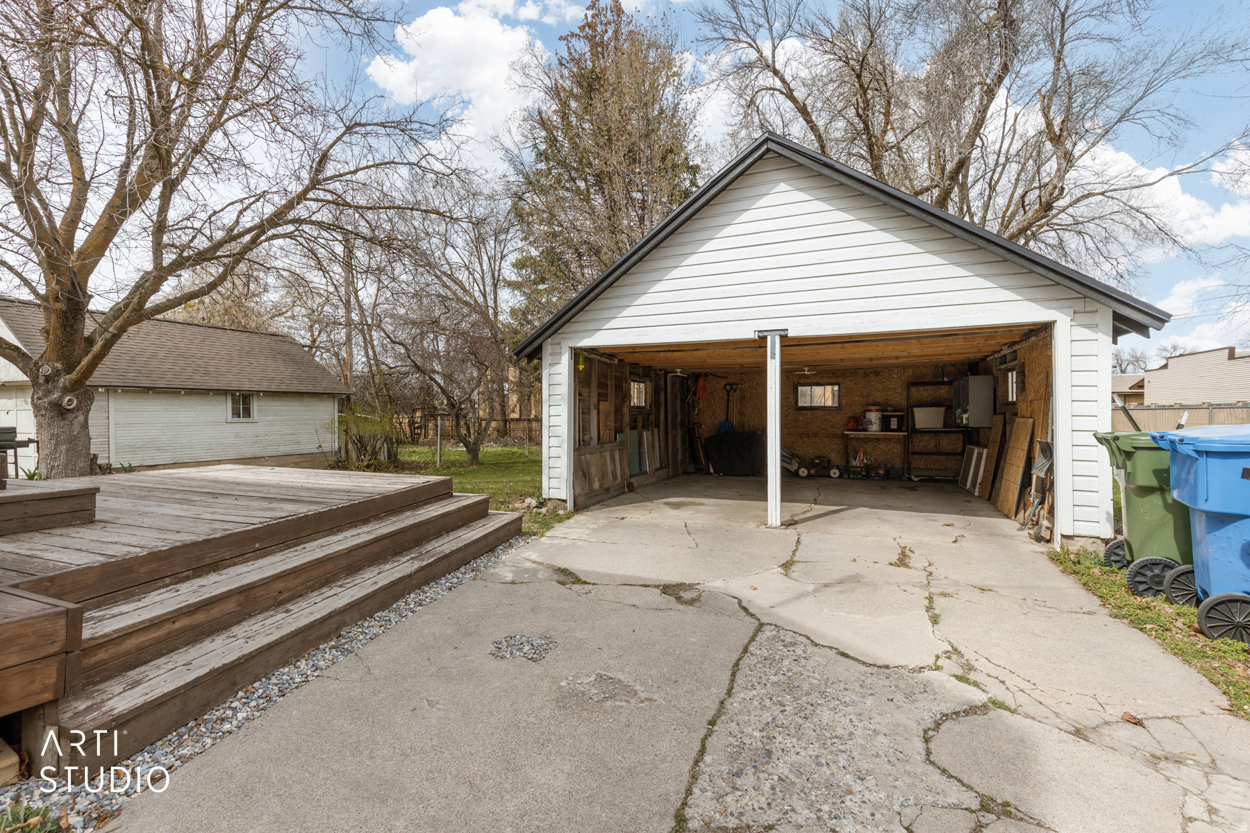 main property photo 23