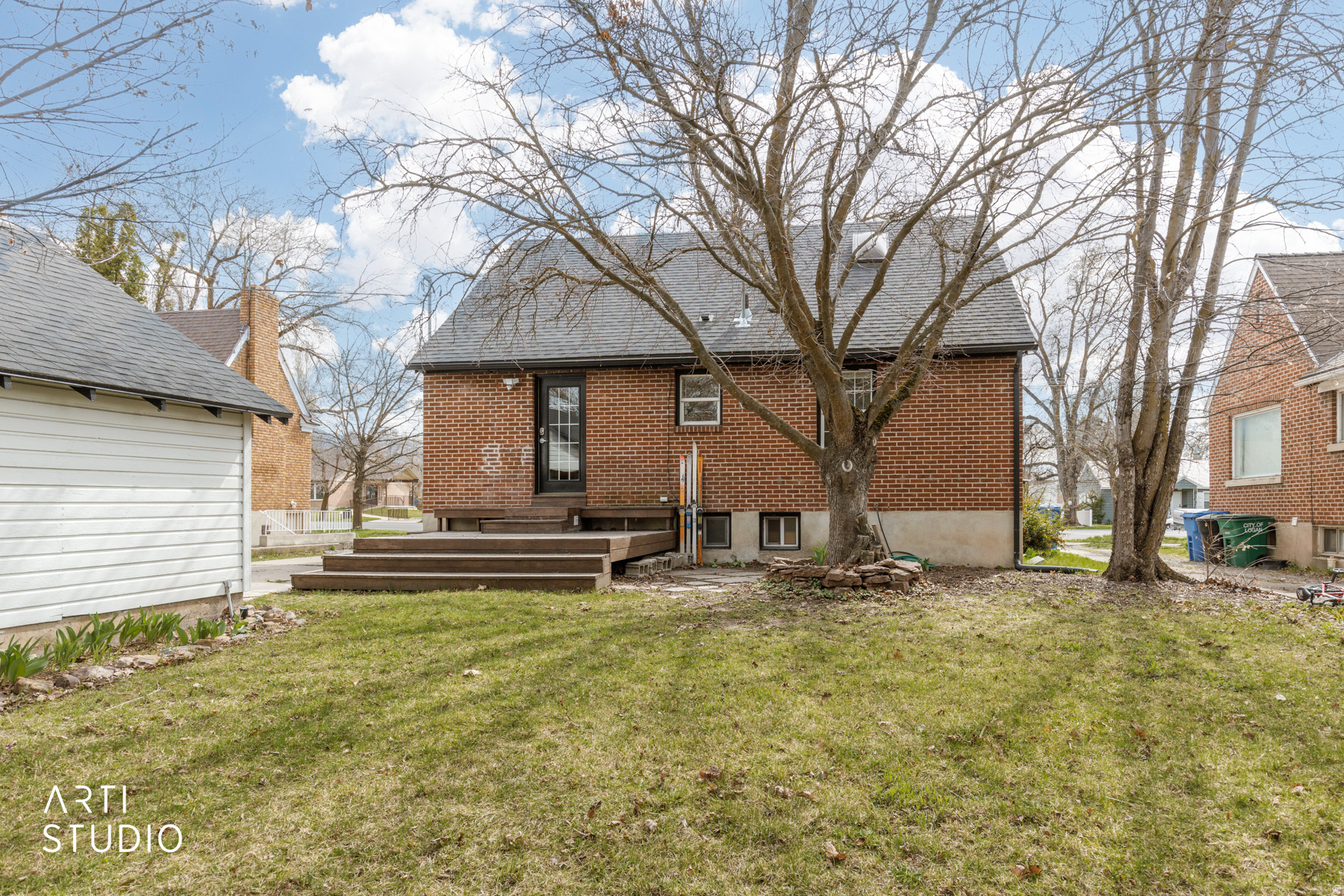 main property photo 28