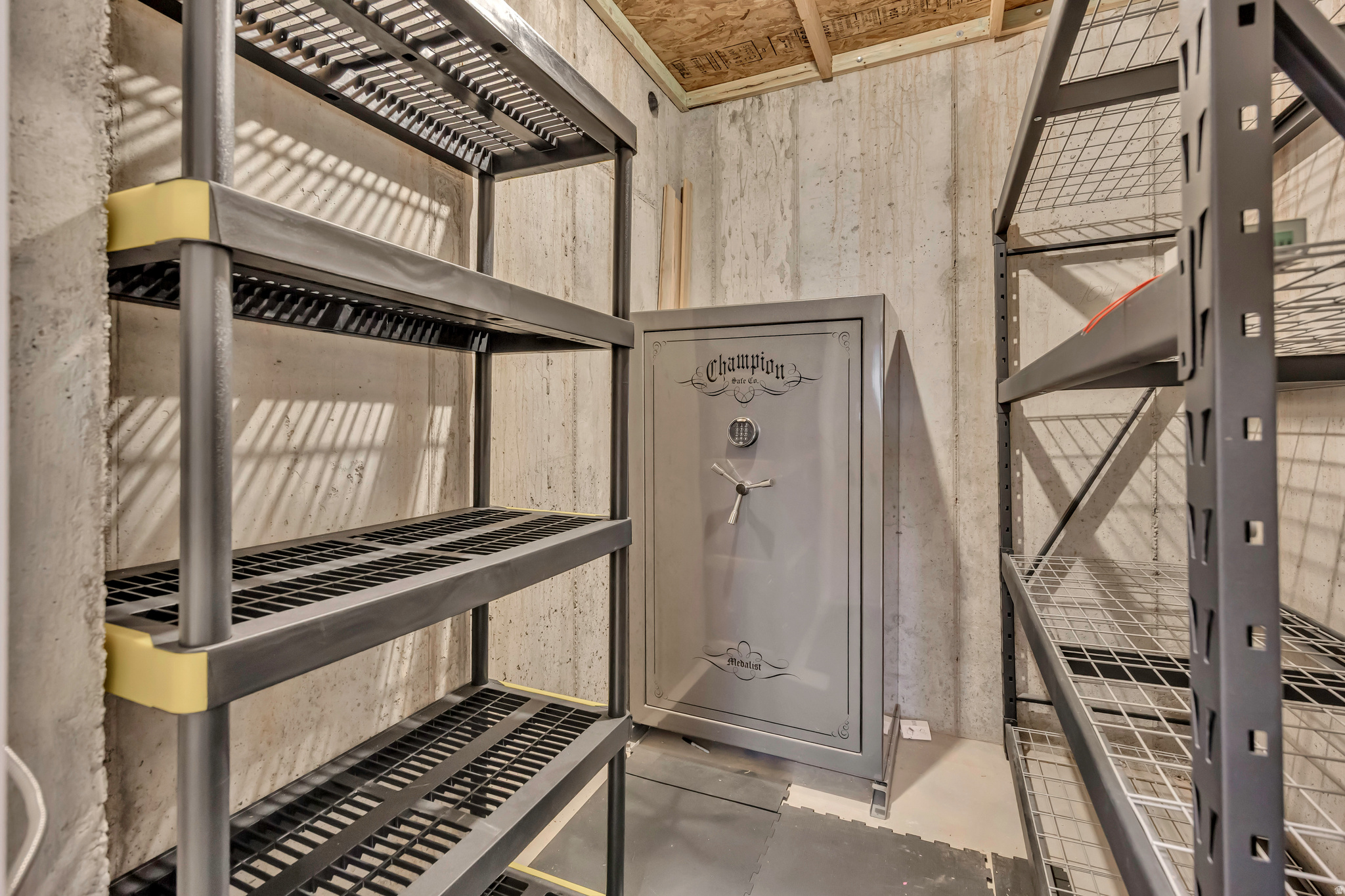main property photo 32