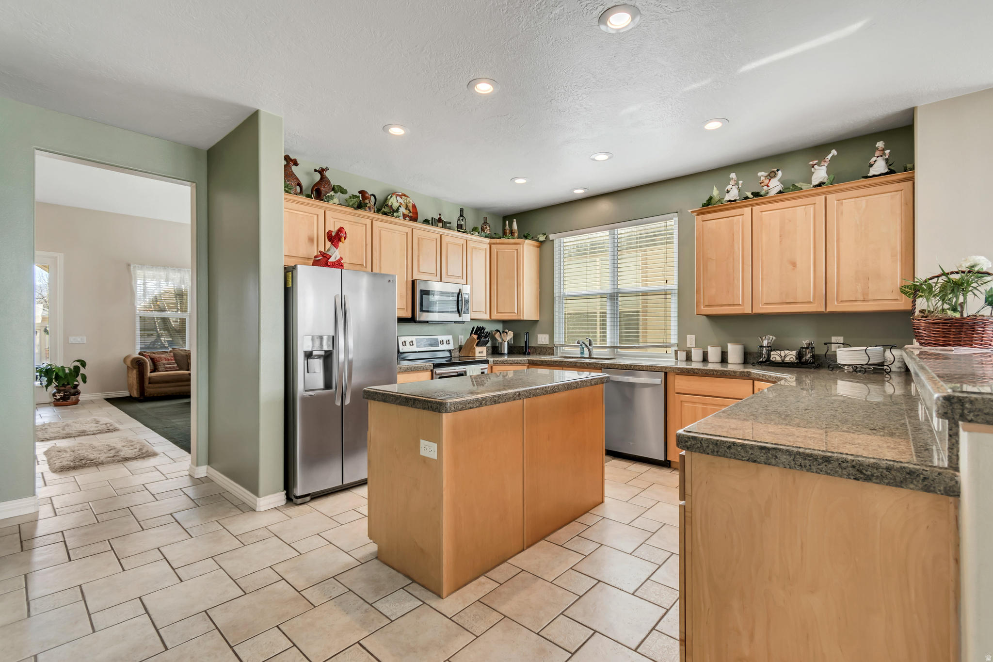 main property photo 9