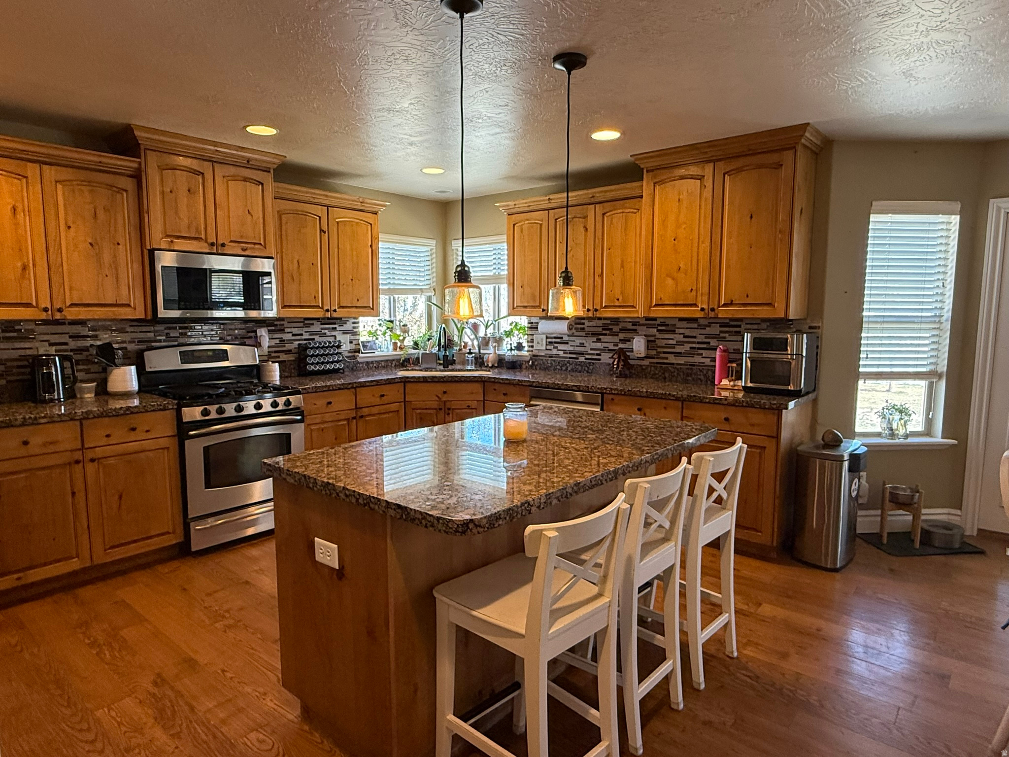 main property photo 6