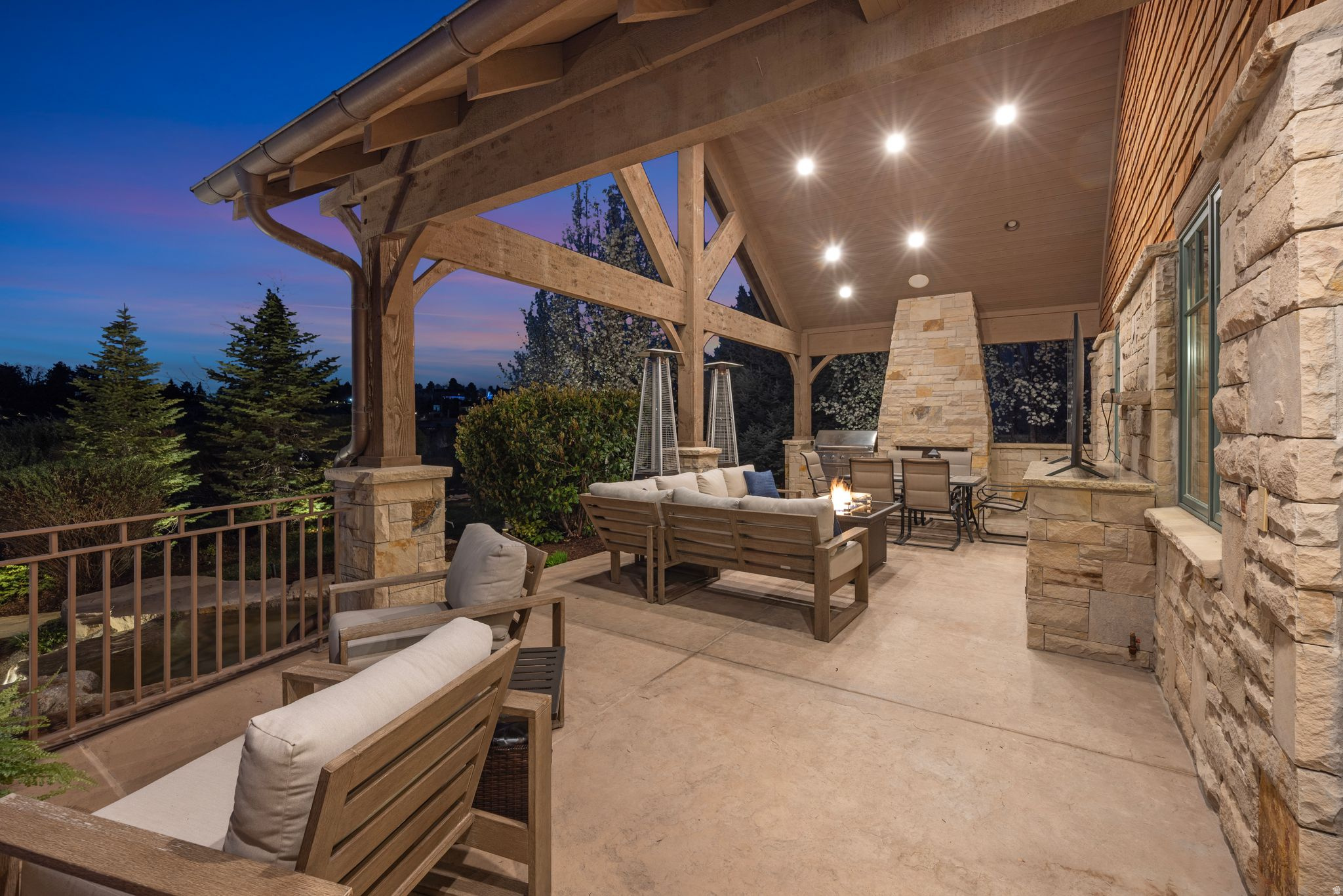 main property photo 3