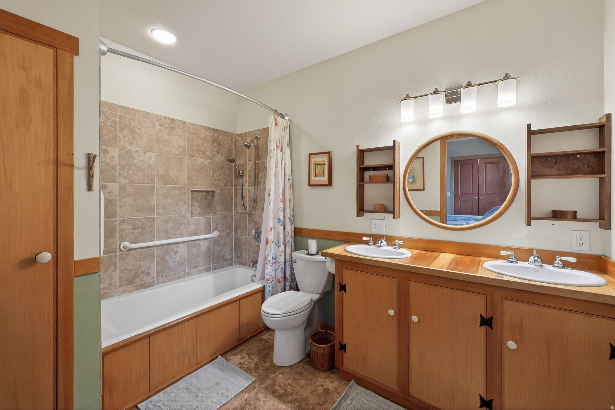 main property photo 70