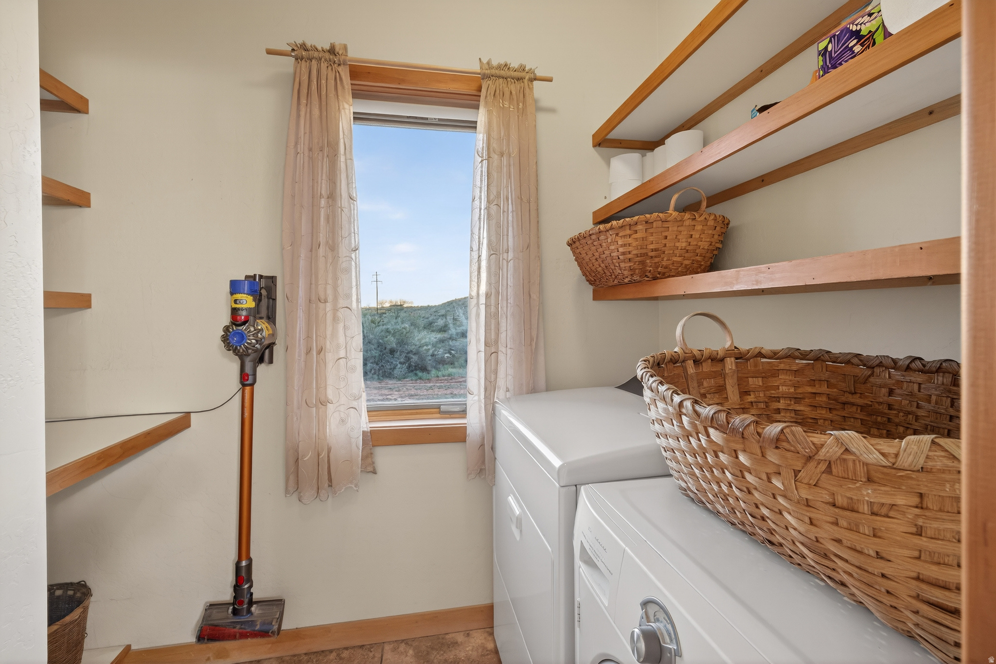 main property photo 78