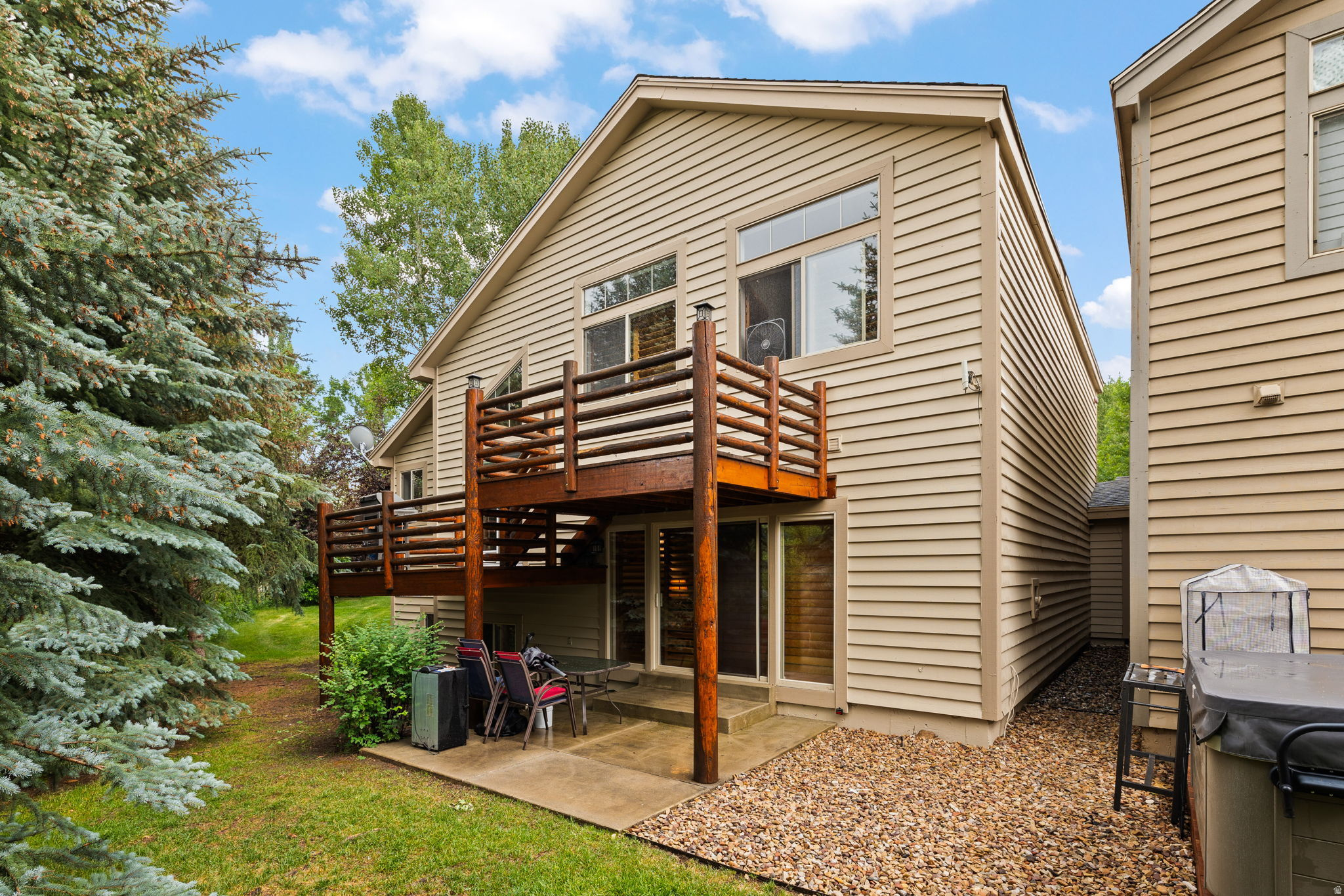main property photo 37