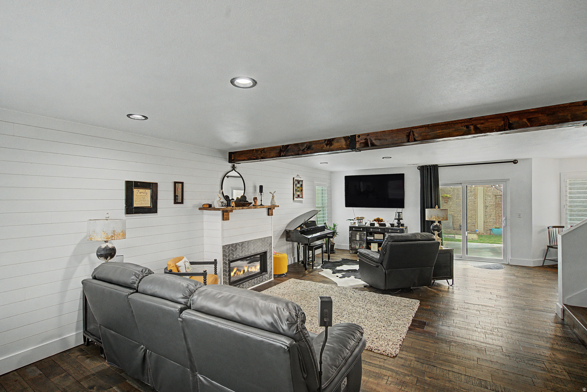 main property photo 14