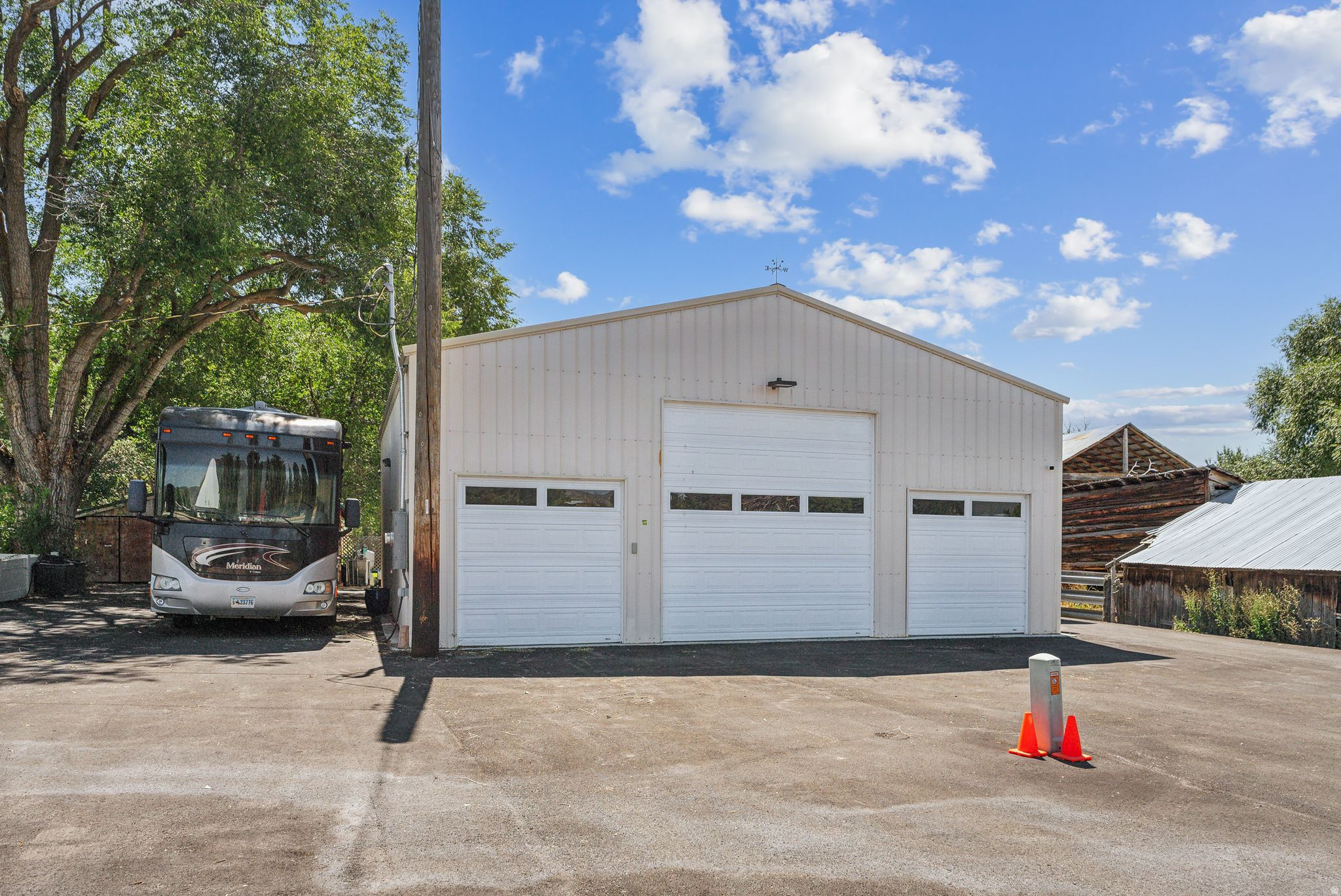 main property photo 39