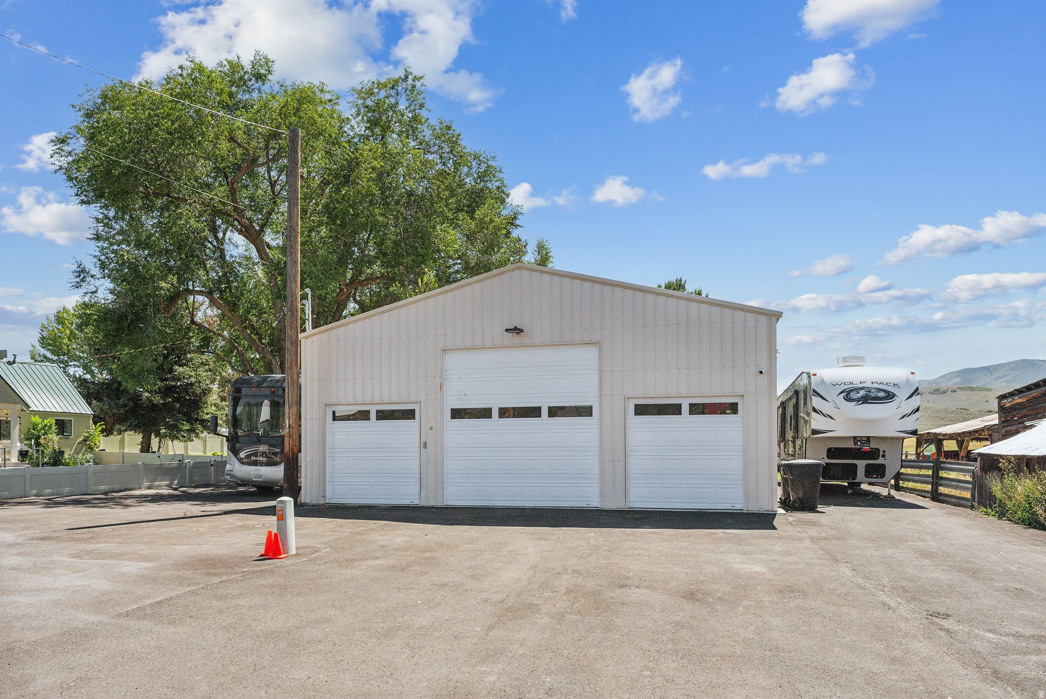main property photo 40