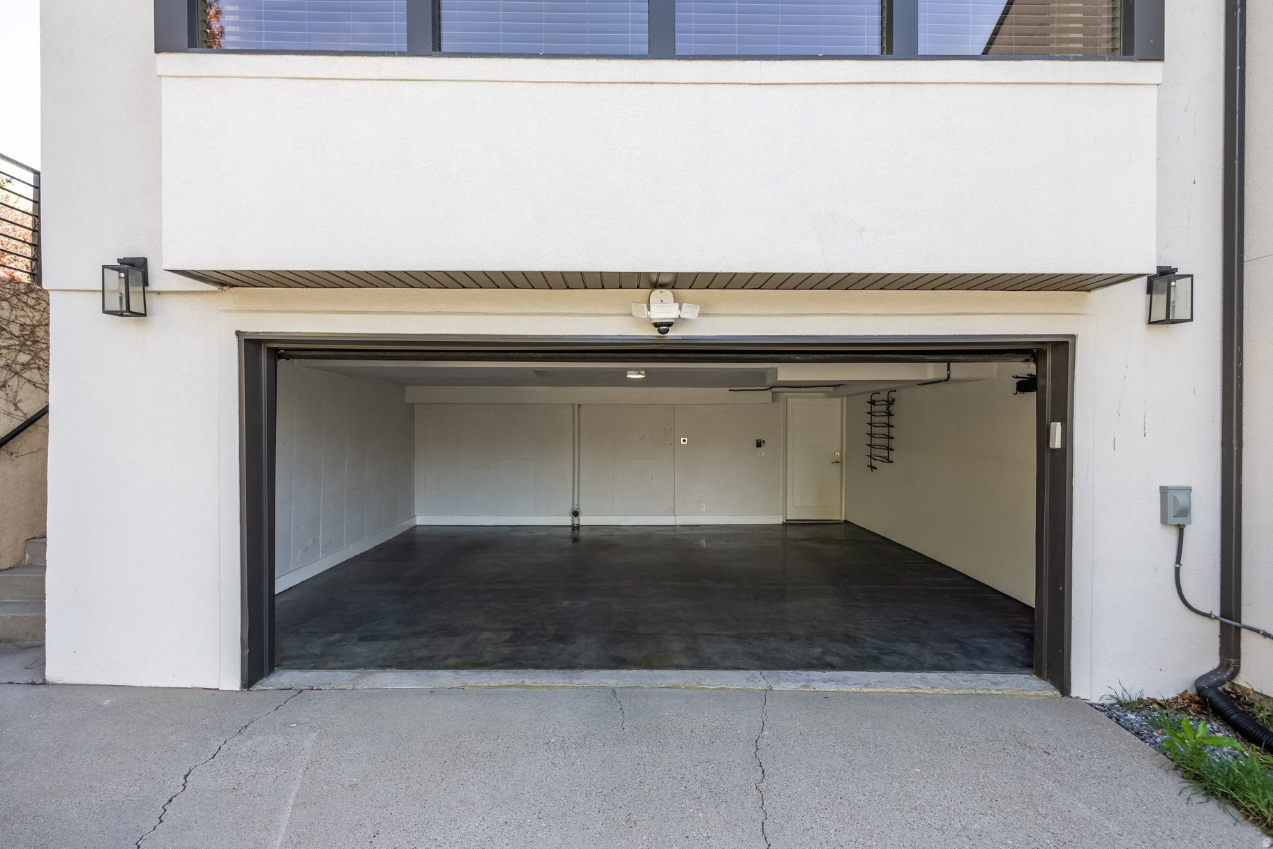 main property photo 78
