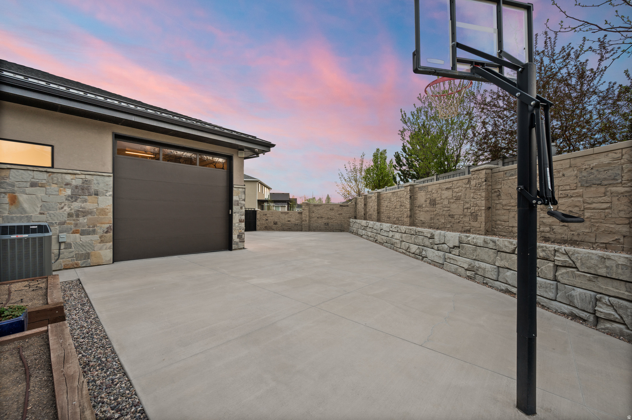 main property photo 67