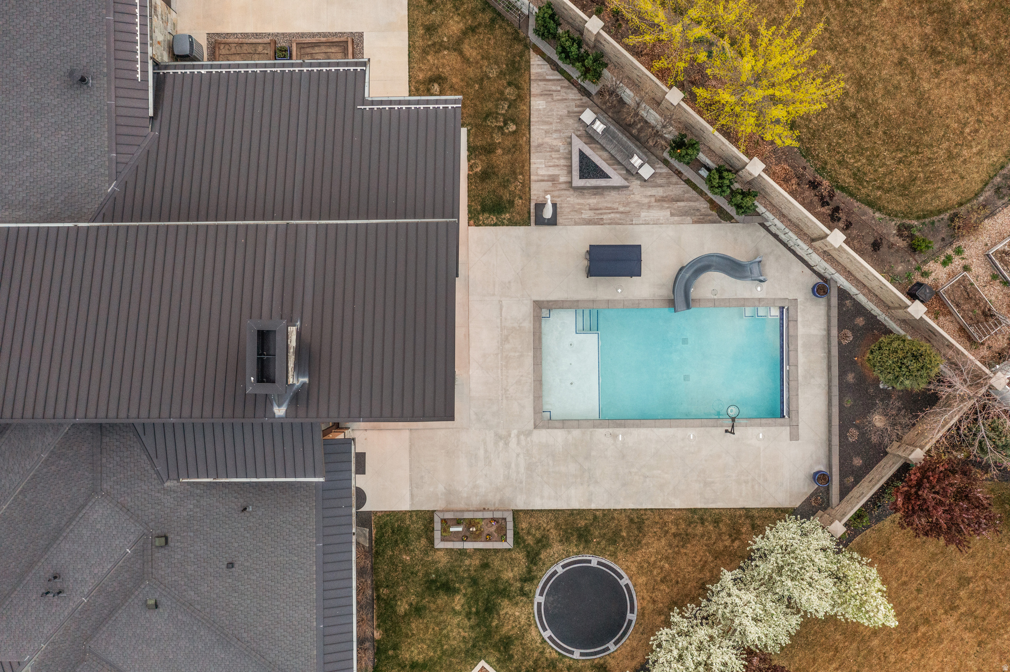 main property photo 76