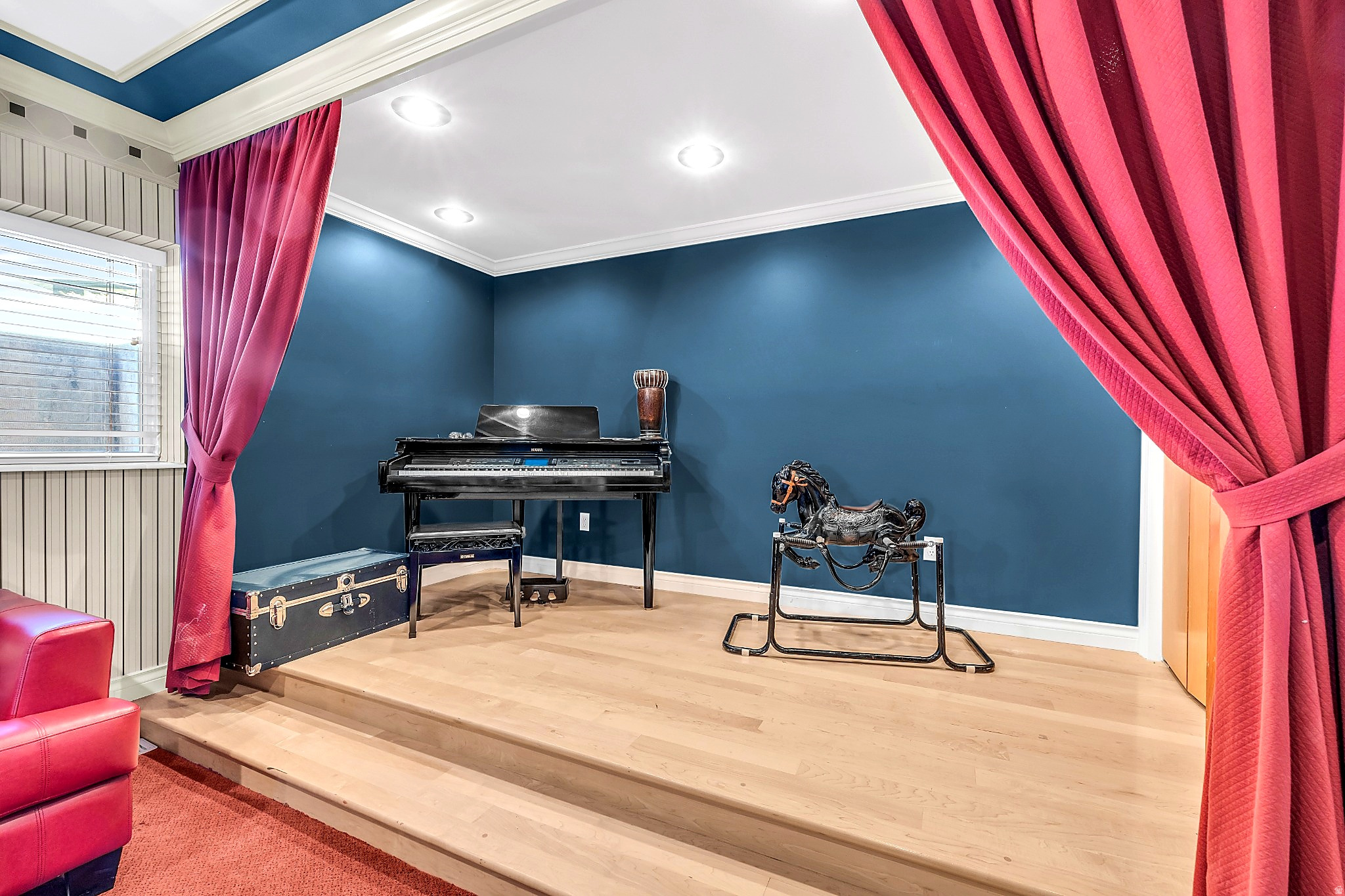 main property photo 25