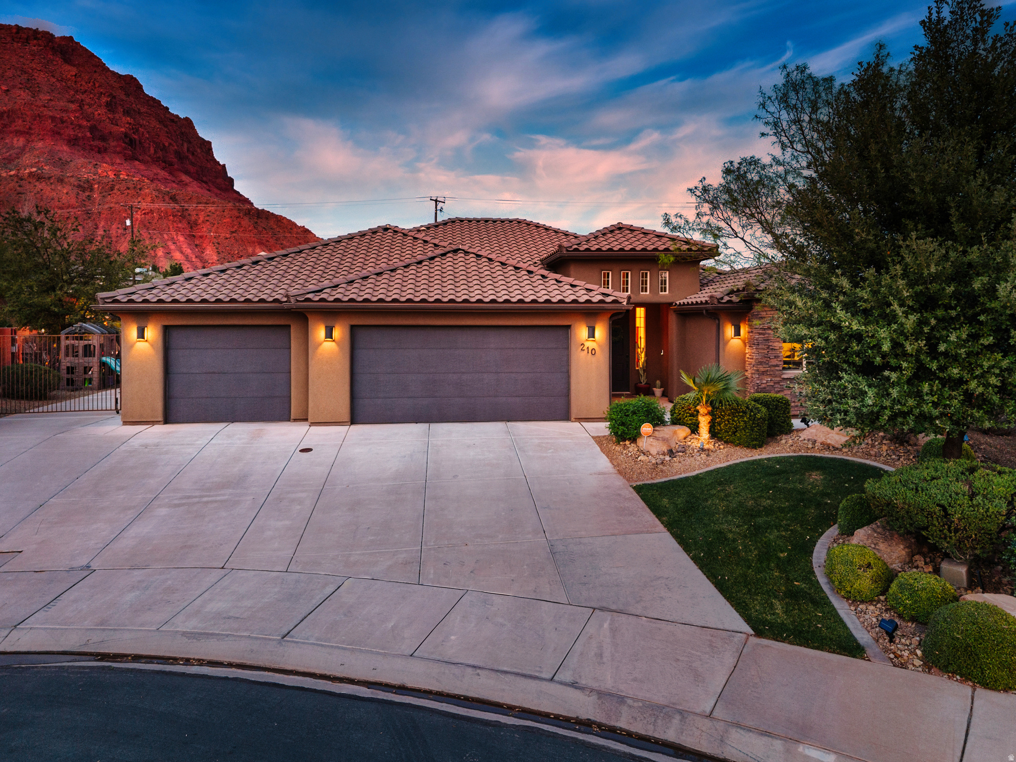 main property photo 4