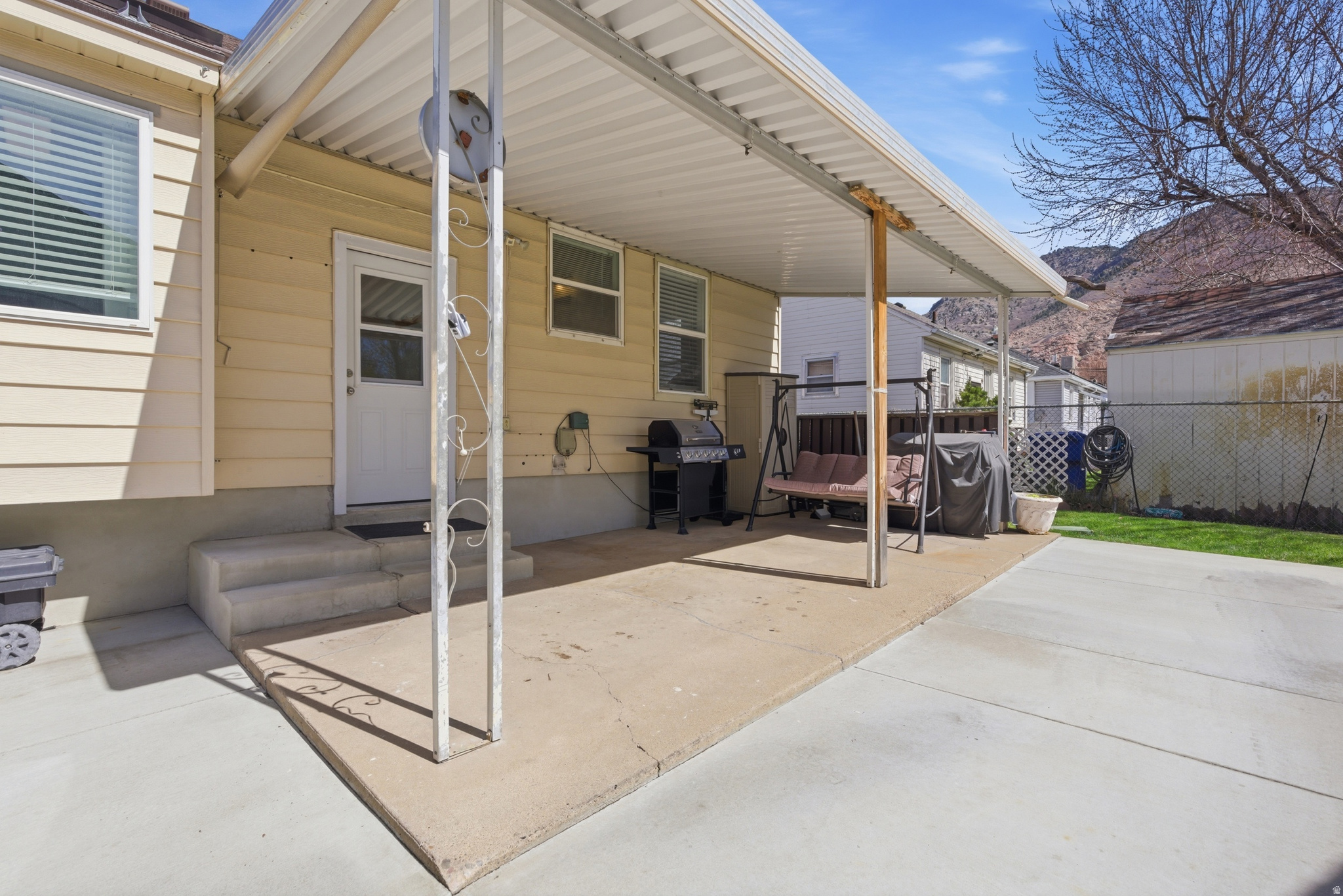 main property photo 25