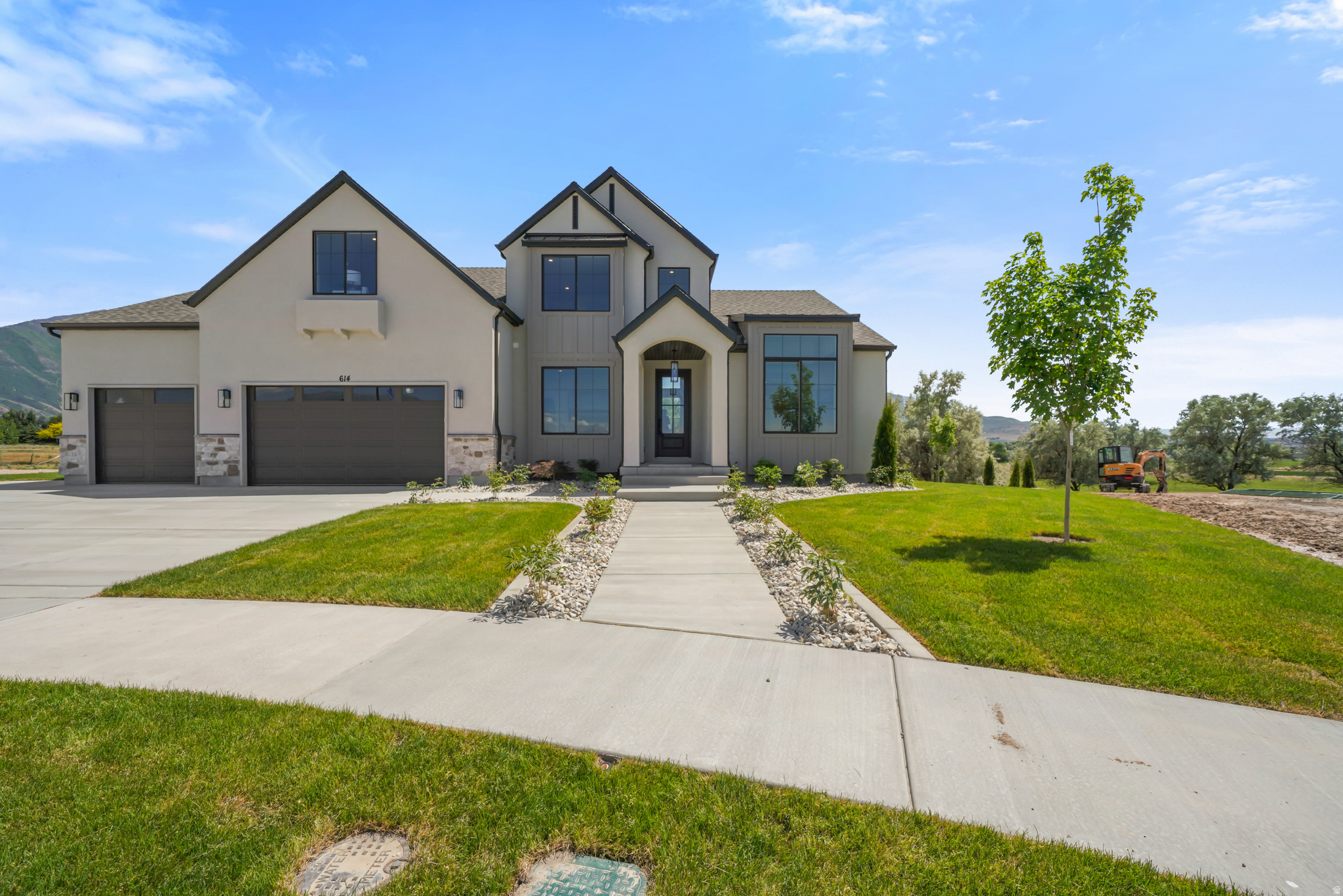 main property photo 35