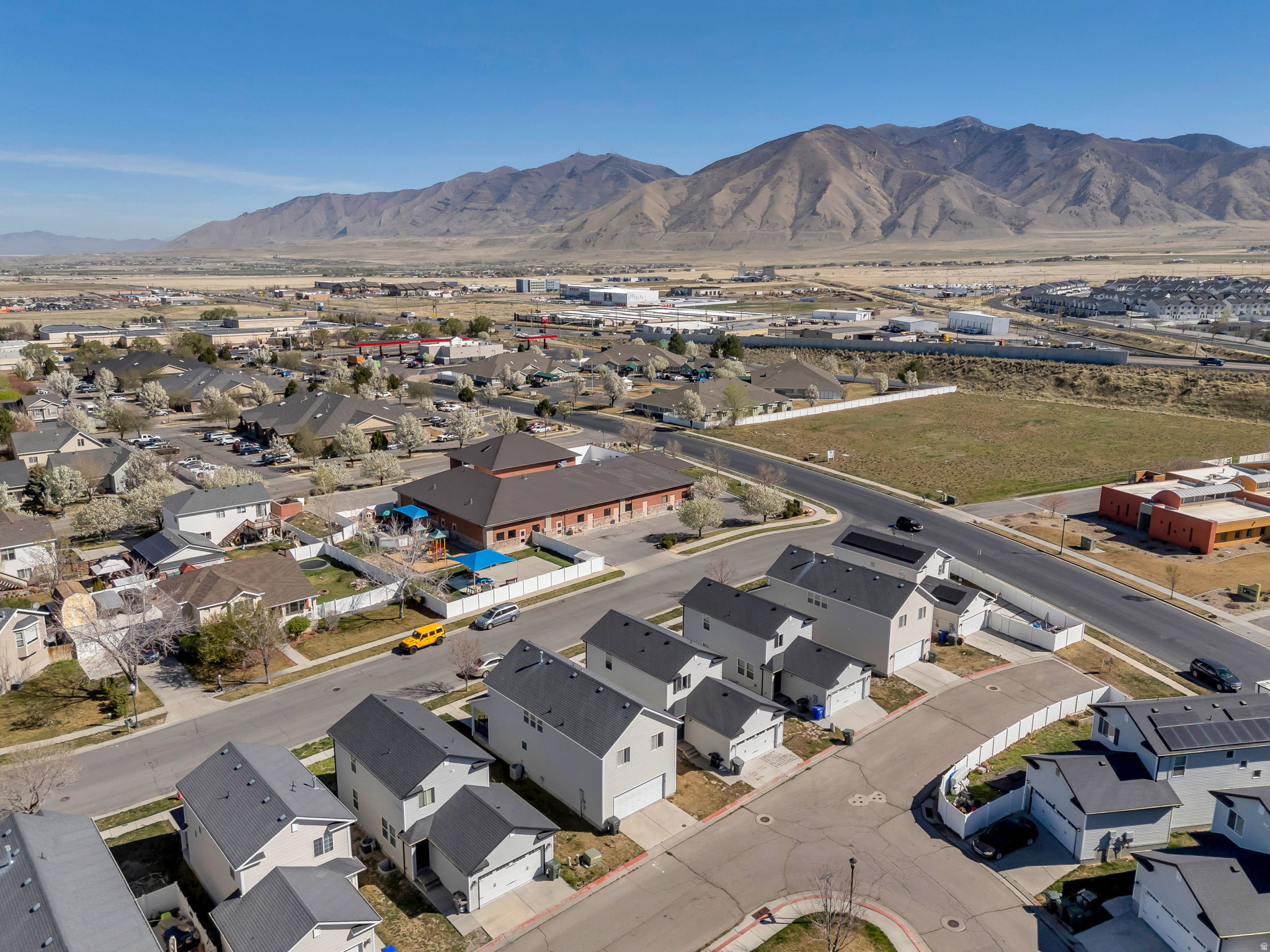 main property photo 32