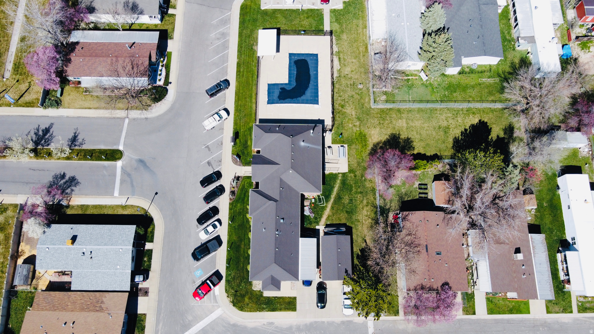 main property photo 25