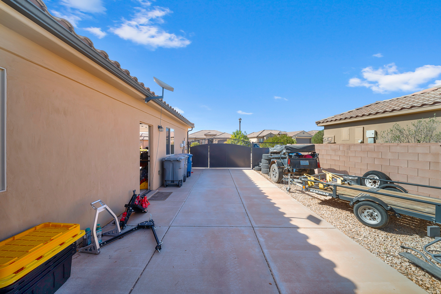 main property photo 17