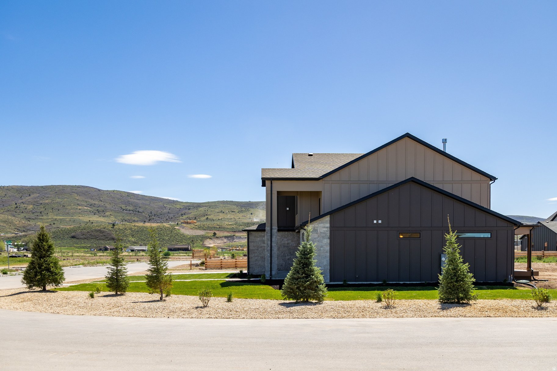main property photo 78