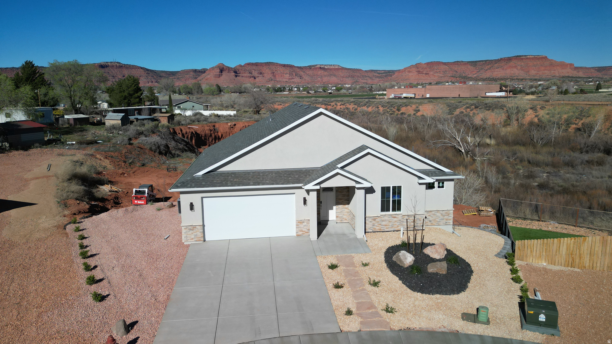 main property photo 6