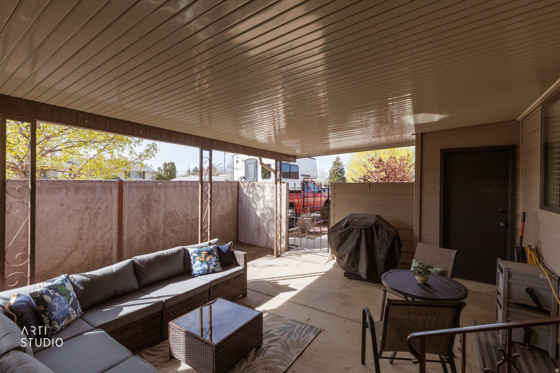 main property photo 32