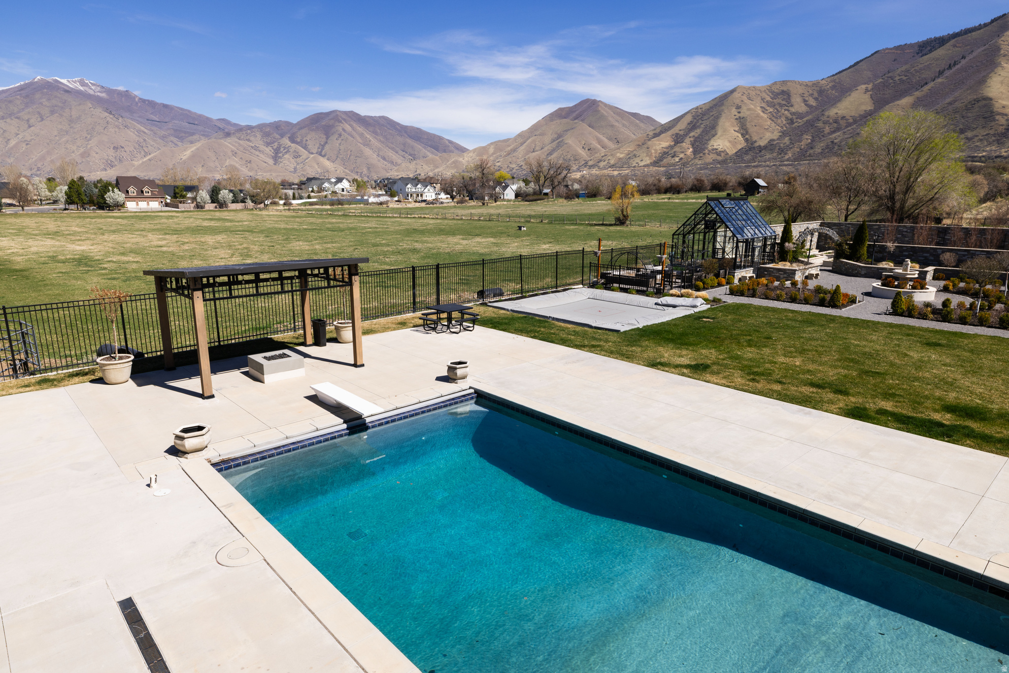 main property photo 19
