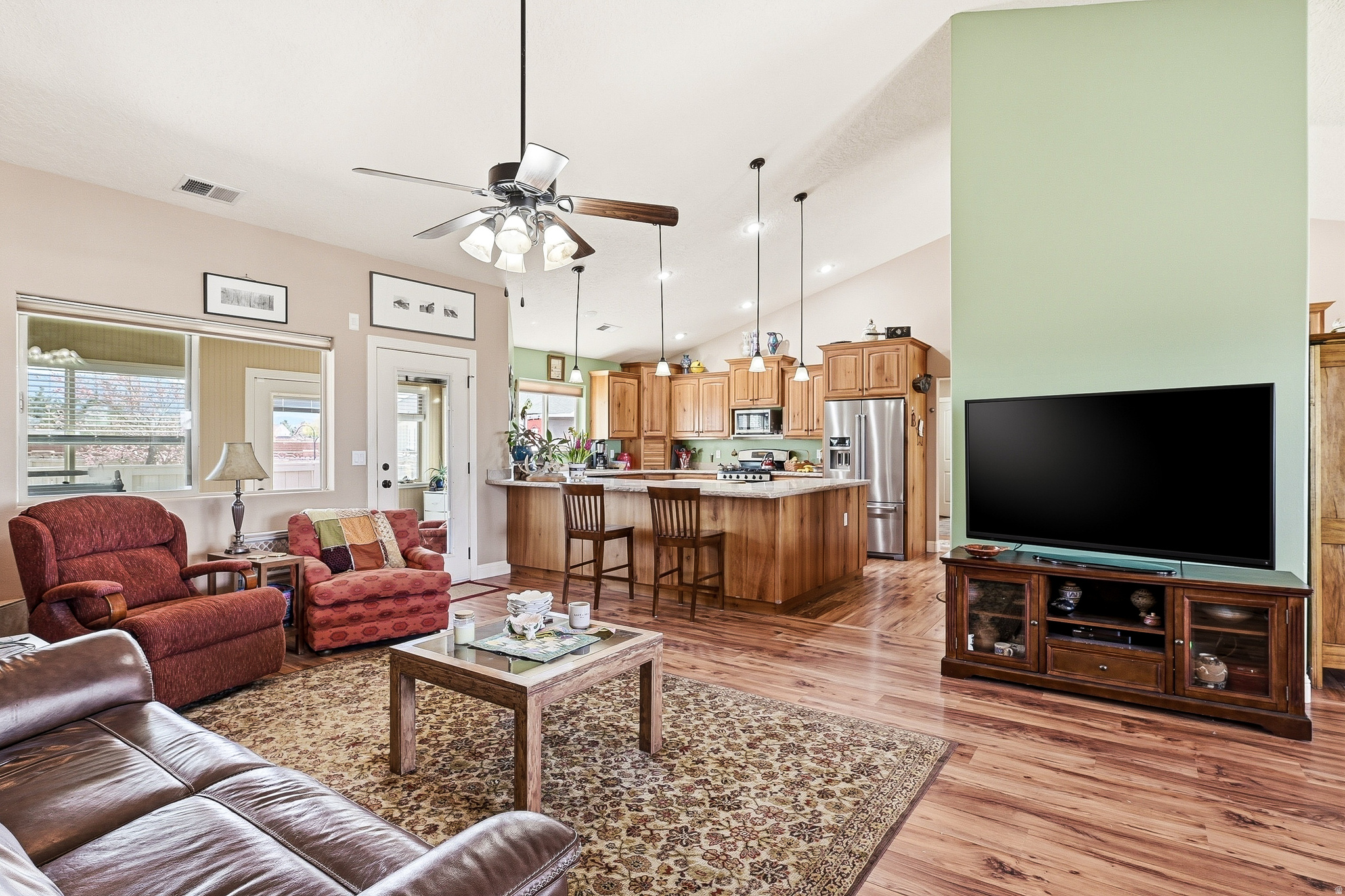 main property photo 7