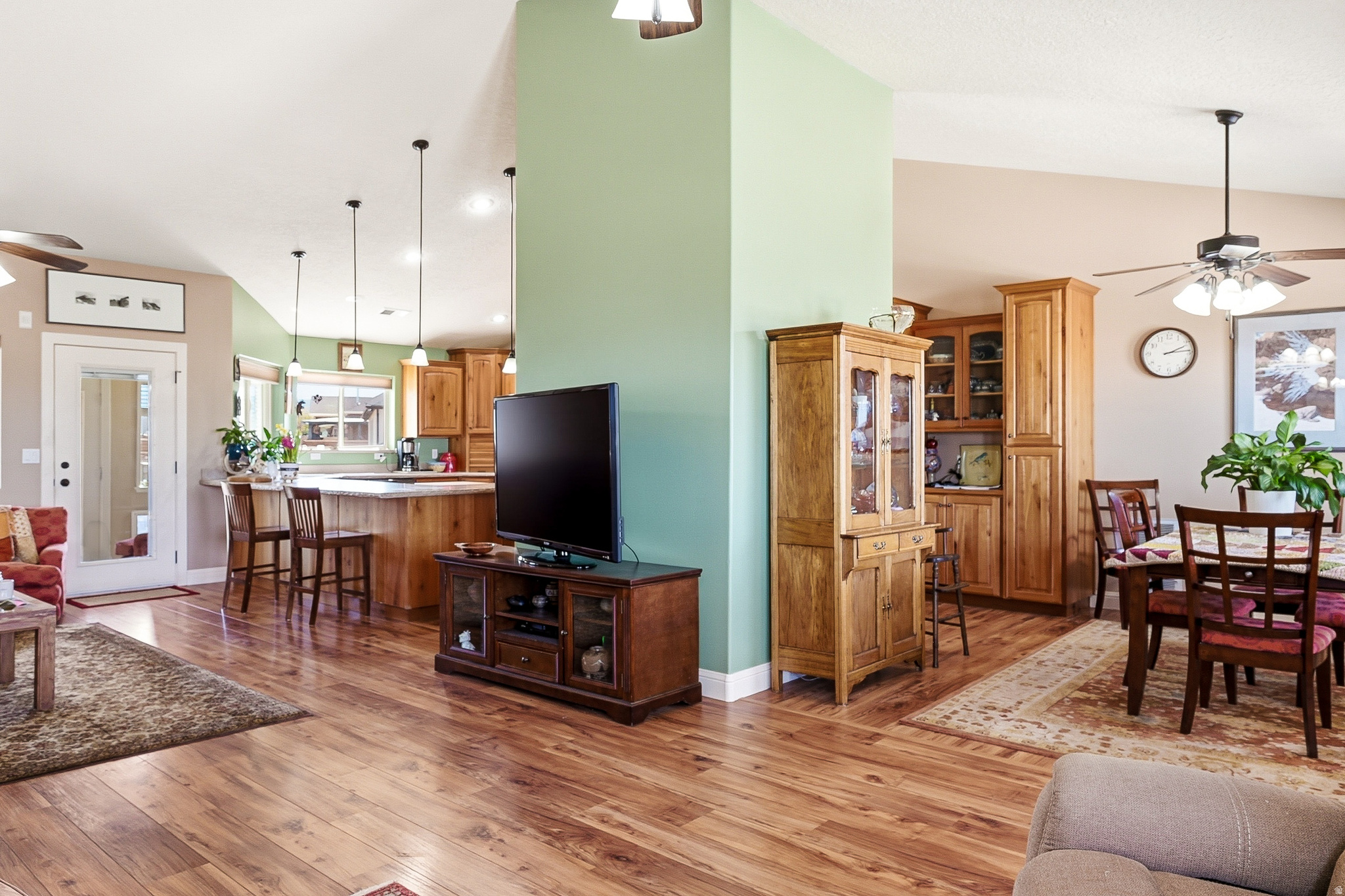 main property photo 8