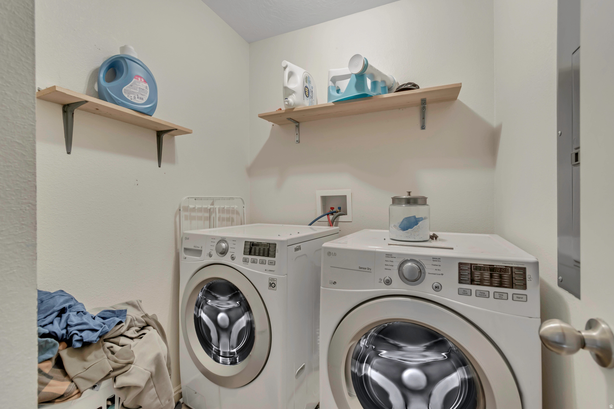 main property photo 11